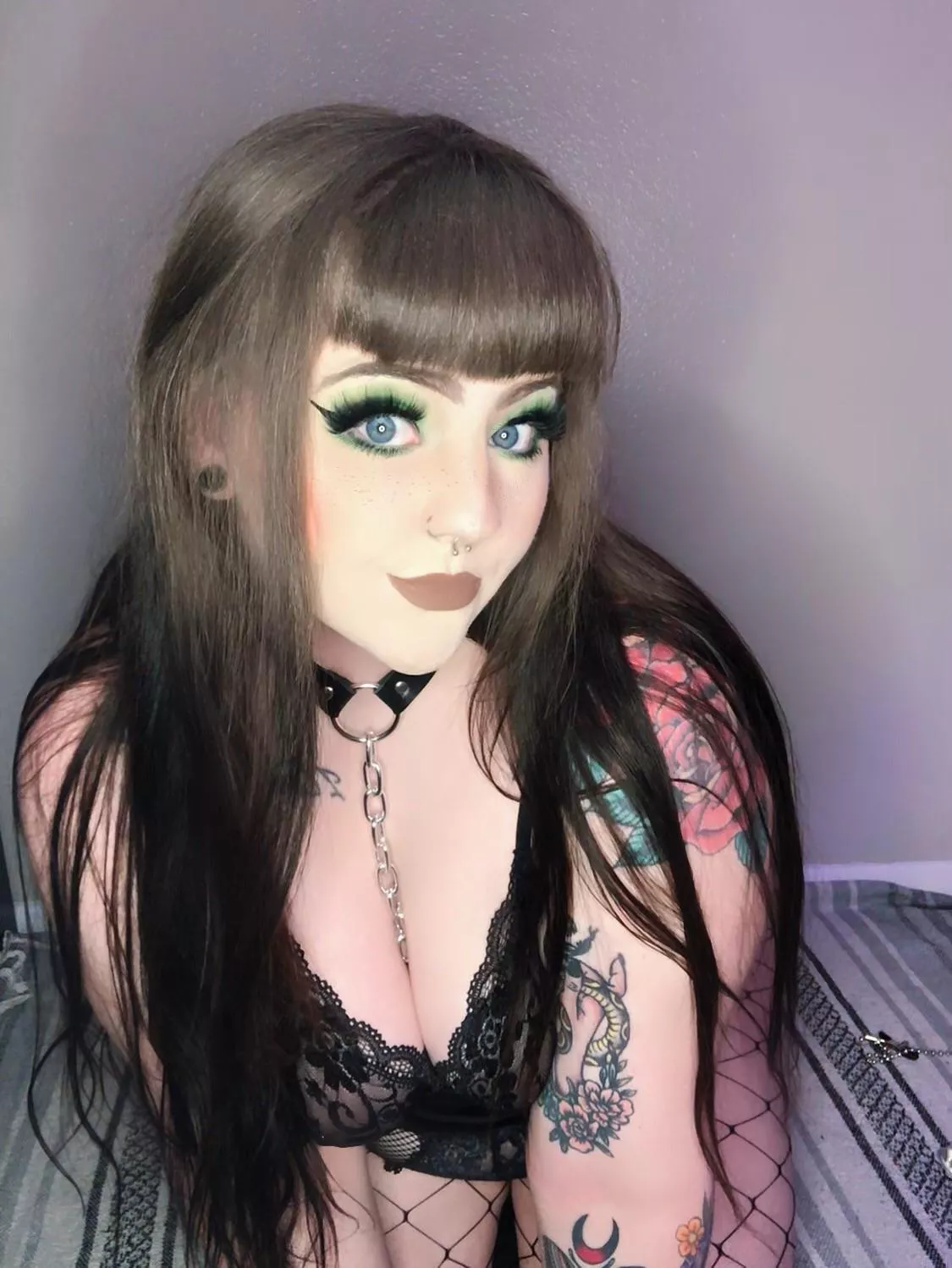 Just begging for my makeup to be ruined ðŸ¤¤ðŸ–¤ posted by xspookybabyjadex