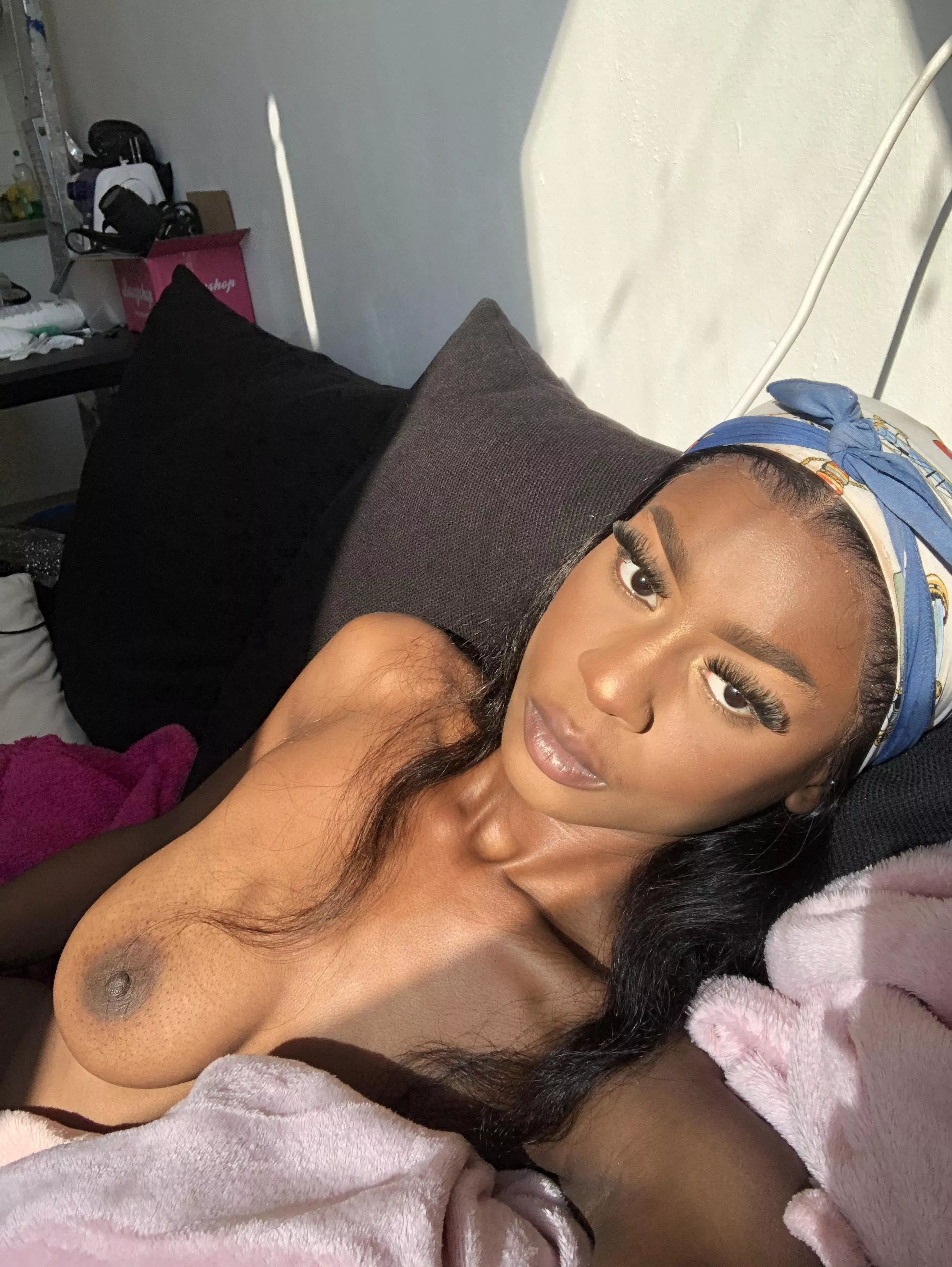 Just chilling. Let’s chat? Link in bio. posted by GoddesSantie