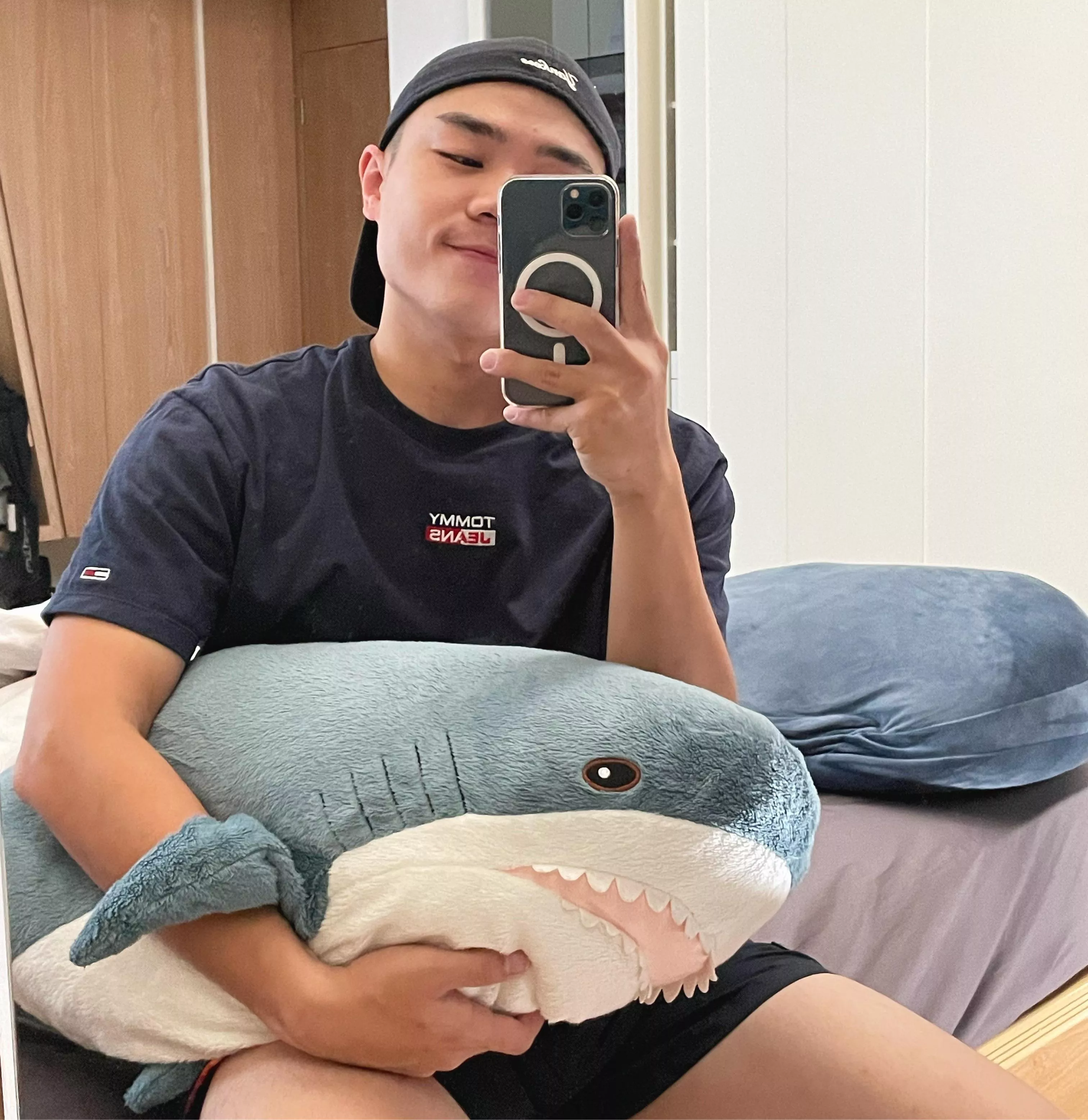 Just chilling with my best friend 🦈 posted by nniiccee123