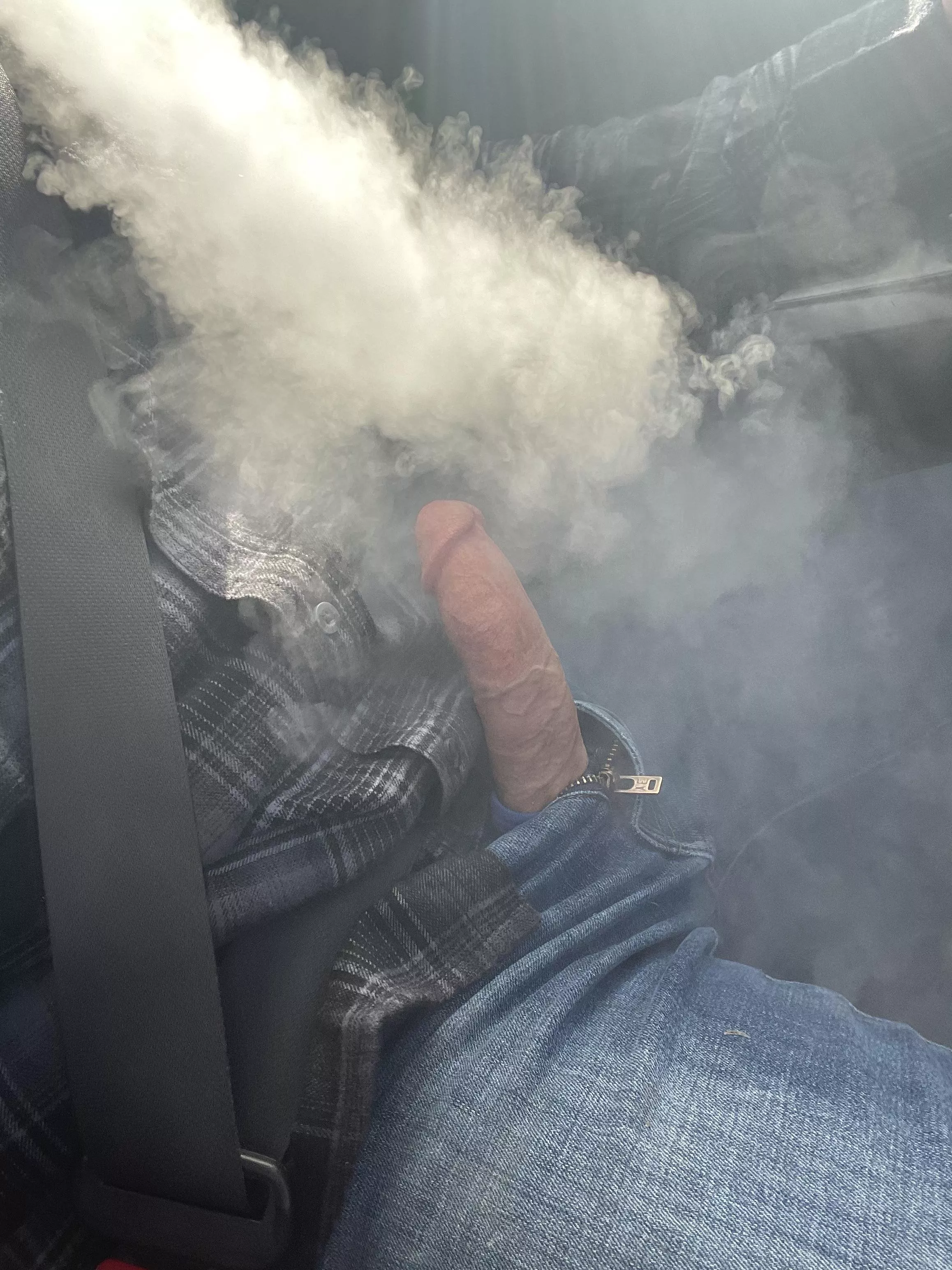 Just driving and vaping down a busy highway. posted by kuzilla96