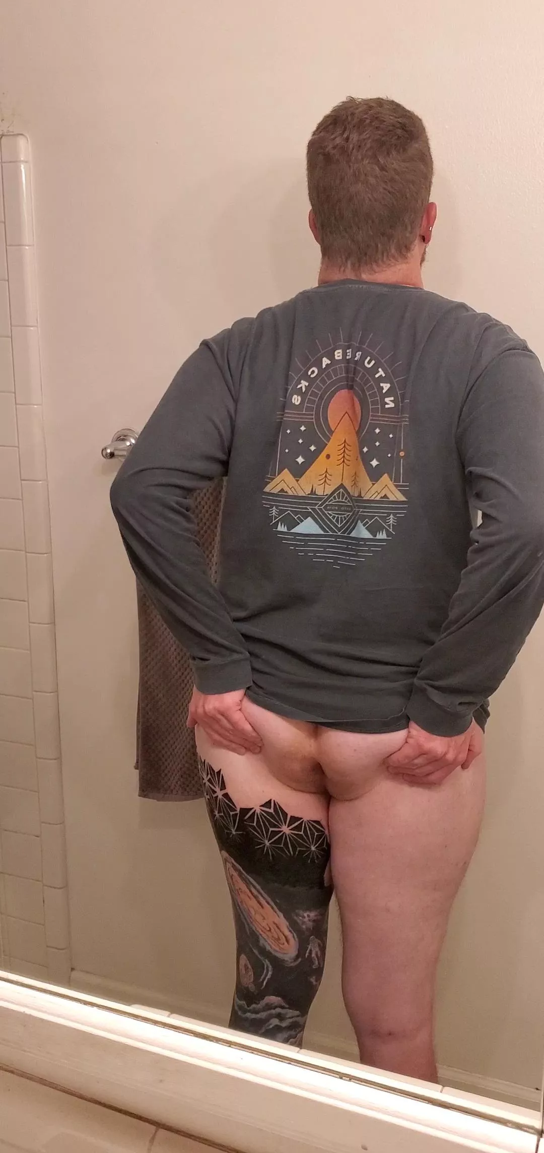 Just felt like spreading my cheeks. Idk ðŸ¤ª posted by chipsndip876