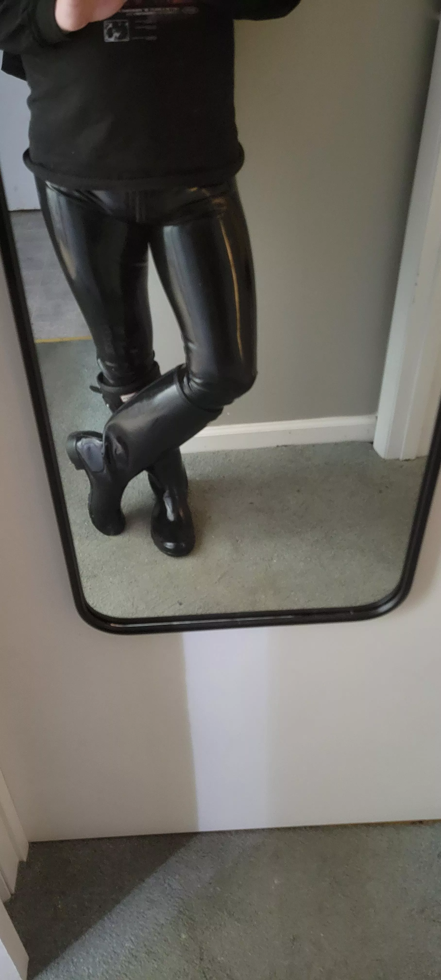 Just got these leggings the other day and im obsessed! posted by rubberboi1224