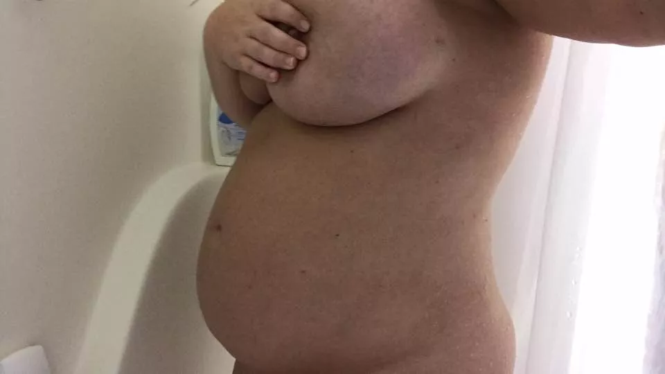 Just love showing you all our bump. U/abbsj22 posted by Character_Entrance18