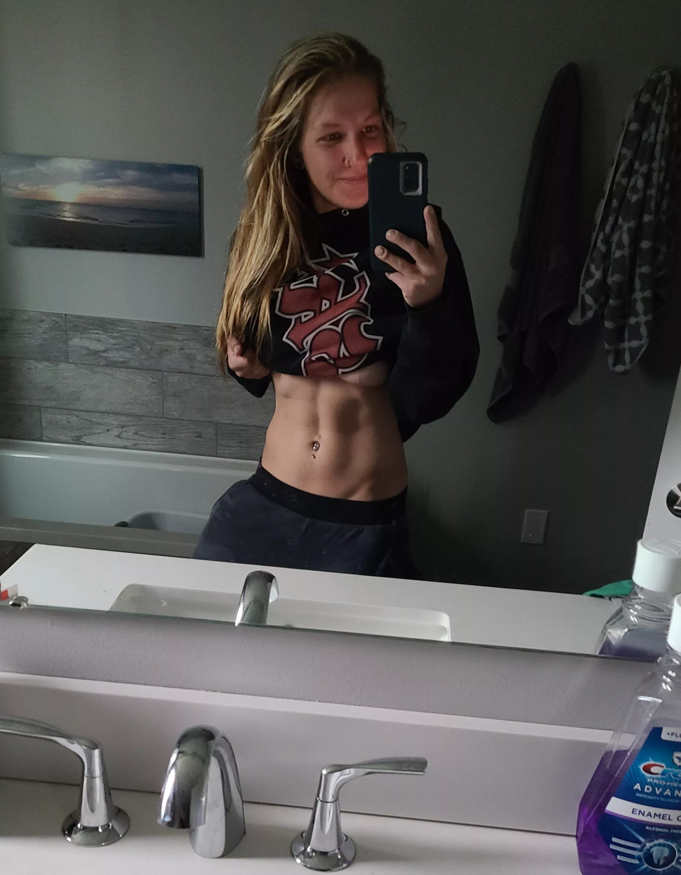 Just me and an ab selfie 😊 posted by body_by_kayla