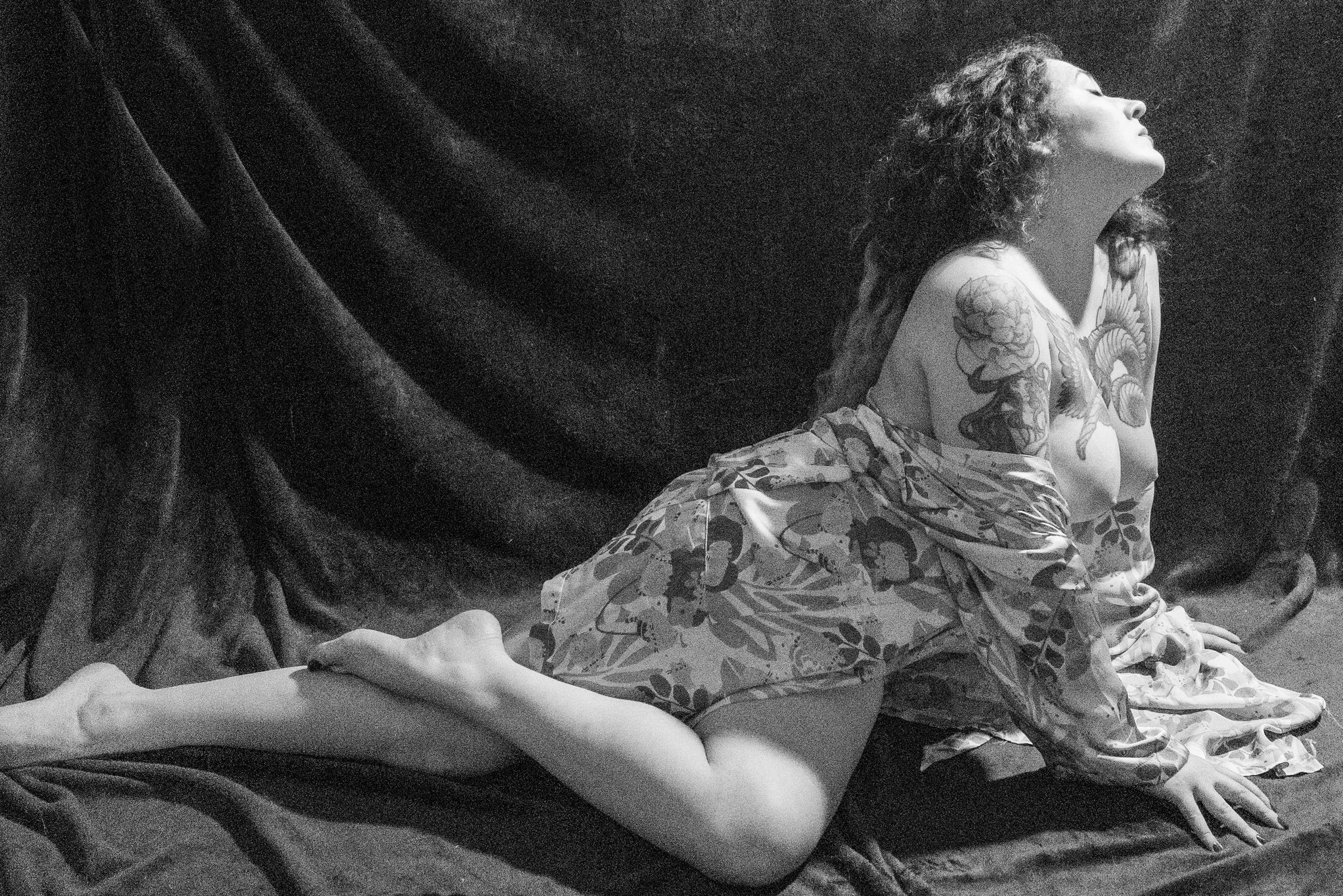 Just more fabric poses (album in comments) posted by tattedchicksarebest