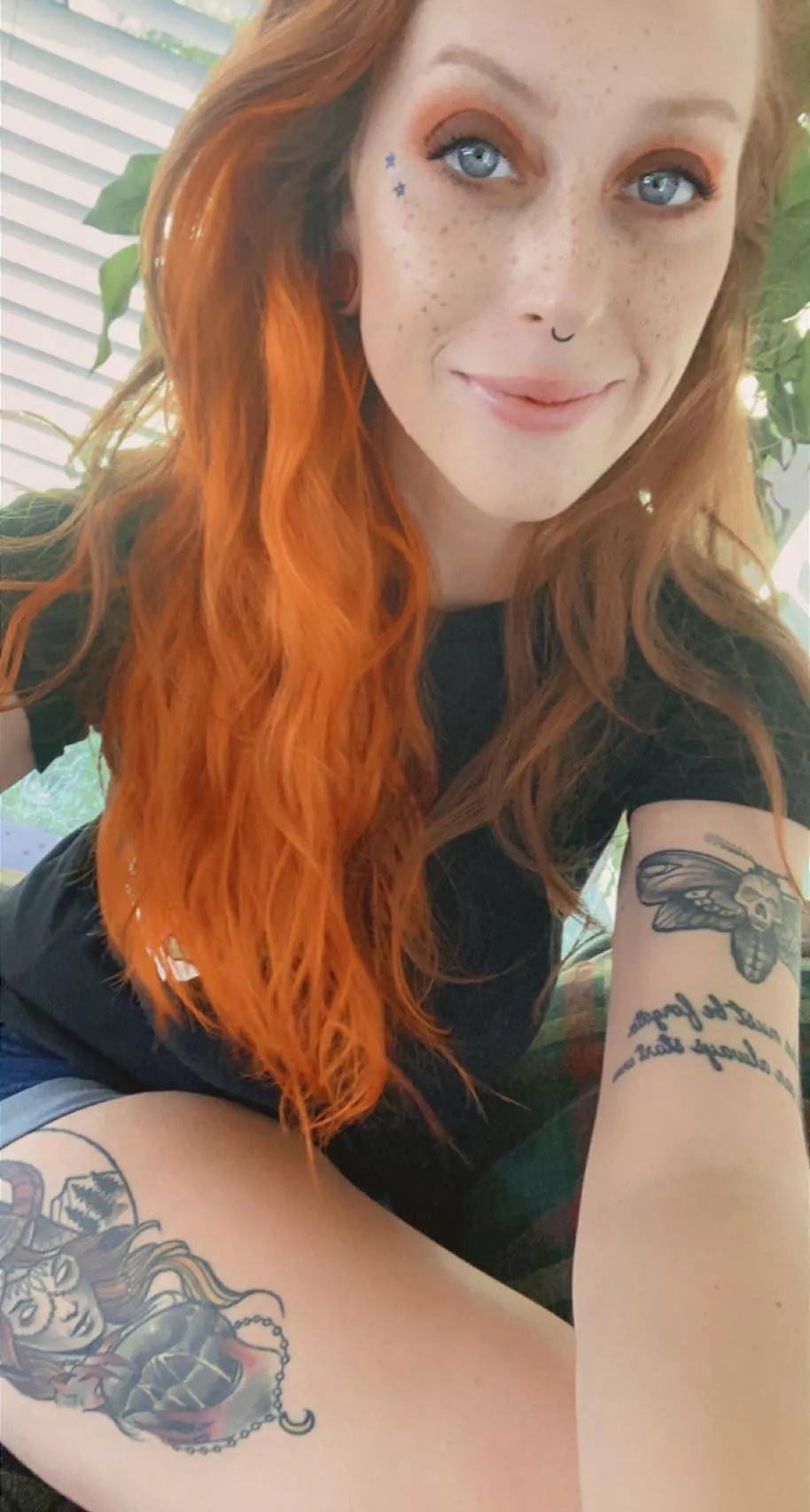 just refreshed the orange side of my hair 🧡 posted by laughallthewaytohe11