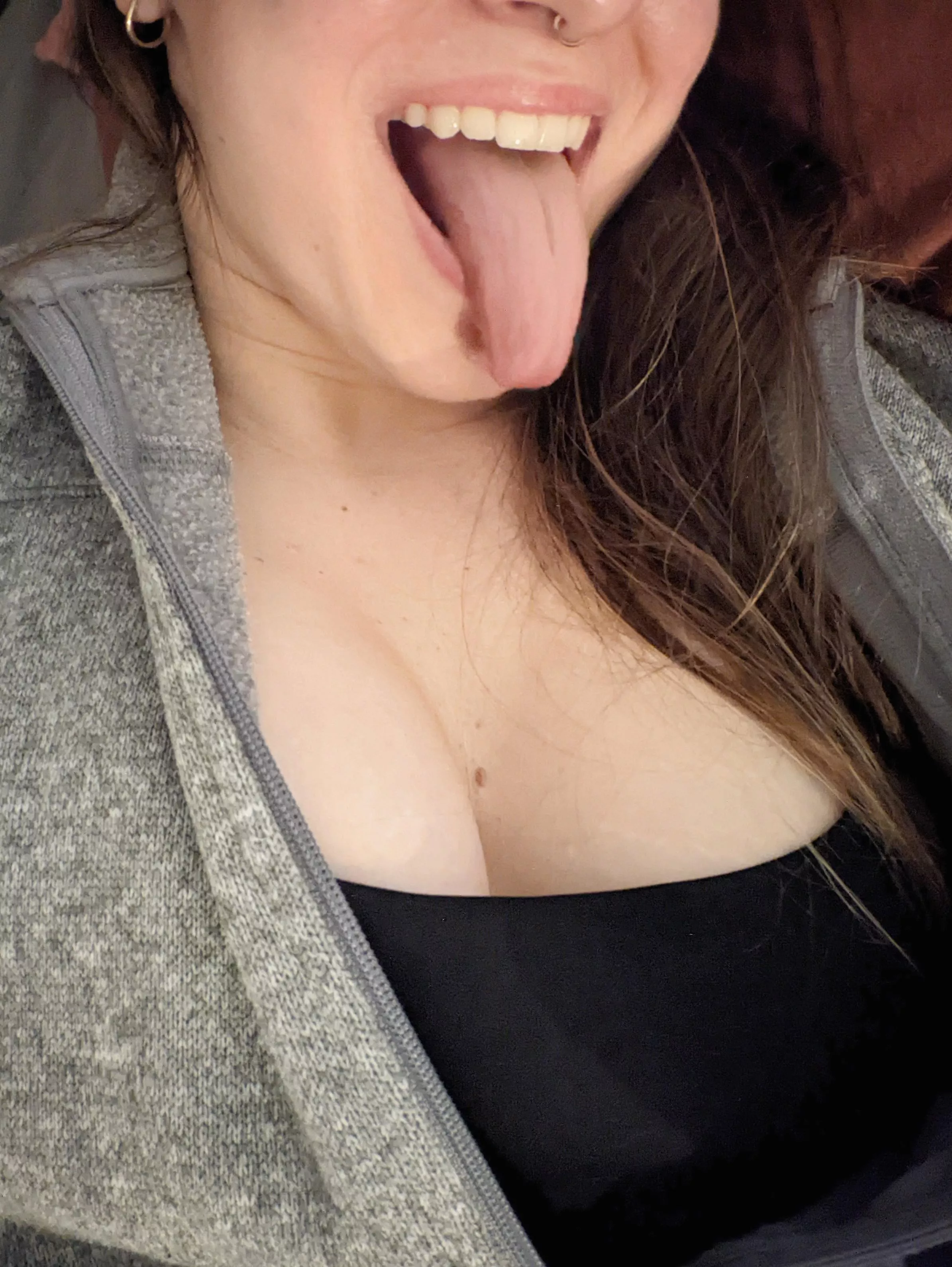 Just some tongue & titties while I watch reality TV and try to nap 😴 posted by merrymaryjane69