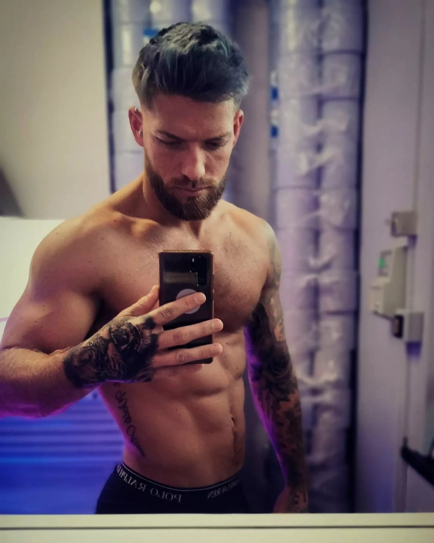 Just wanted to show off my new hand tattoo. Suppose my body ain't half bad either 🤷🏼‍♂️ posted by Lewis_likes_fitness