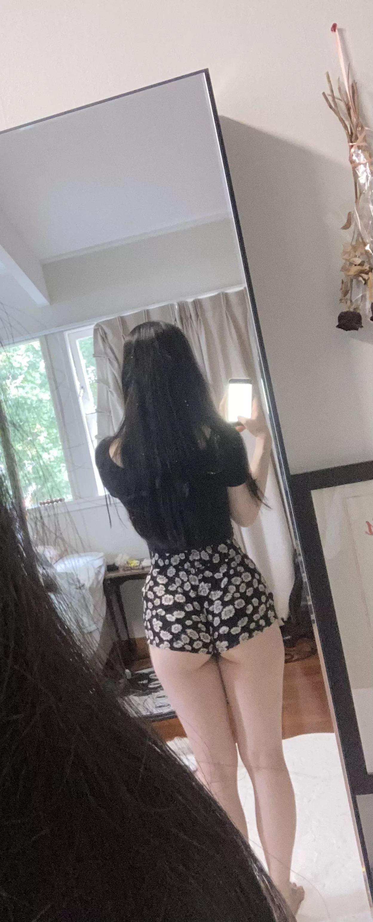 Just wanted to show you my booty shorts ;3 posted by minibubbles9