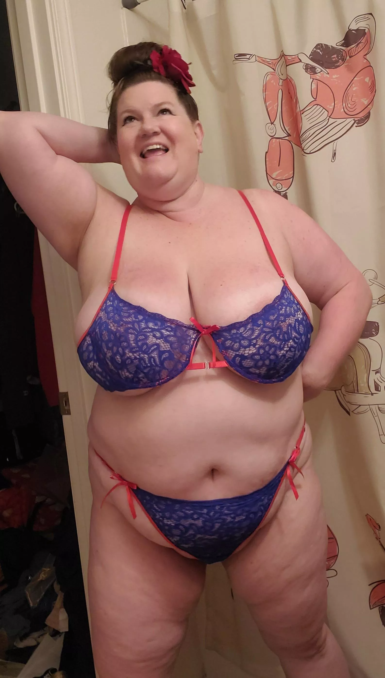 Just your all American milf ðŸ˜ˆðŸ’‹ [49F] posted by Lavender_Lush72