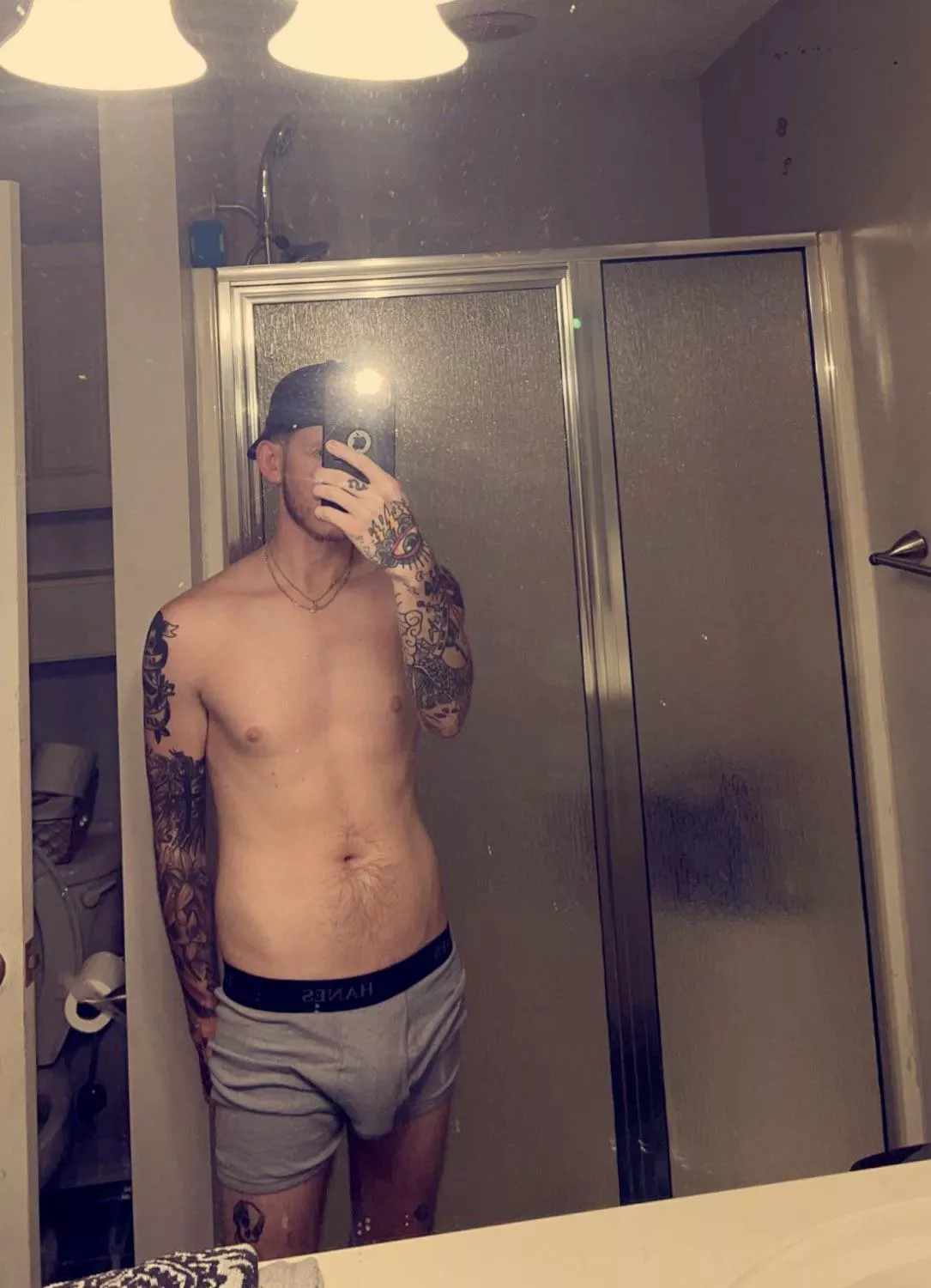 Just your average pre shower bulge posted by loverboi9