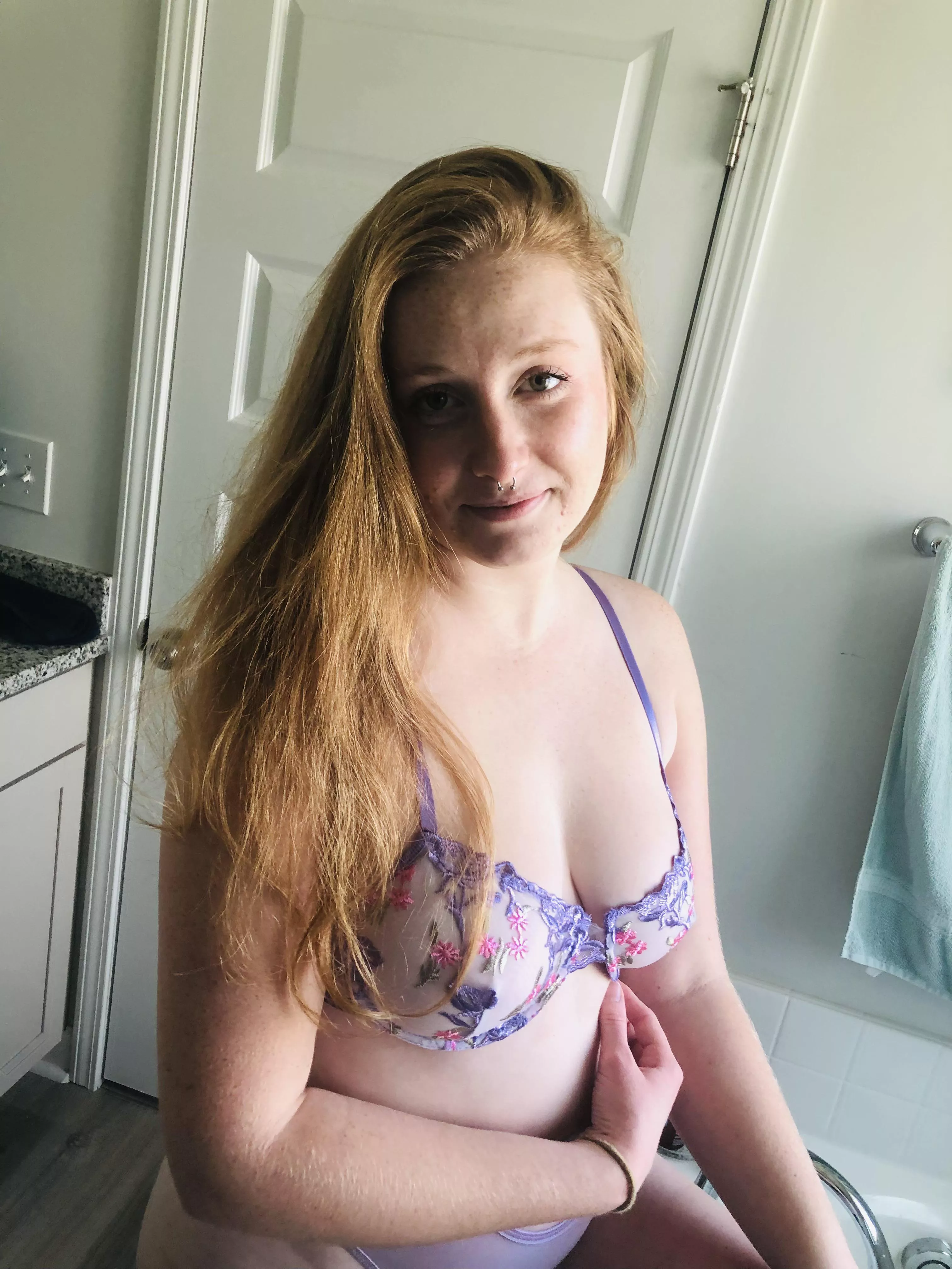 Just your friendly neighborhood ginger slut tantalizing you with an afternoon bubble bath! 🤭😏 posted by lilith700