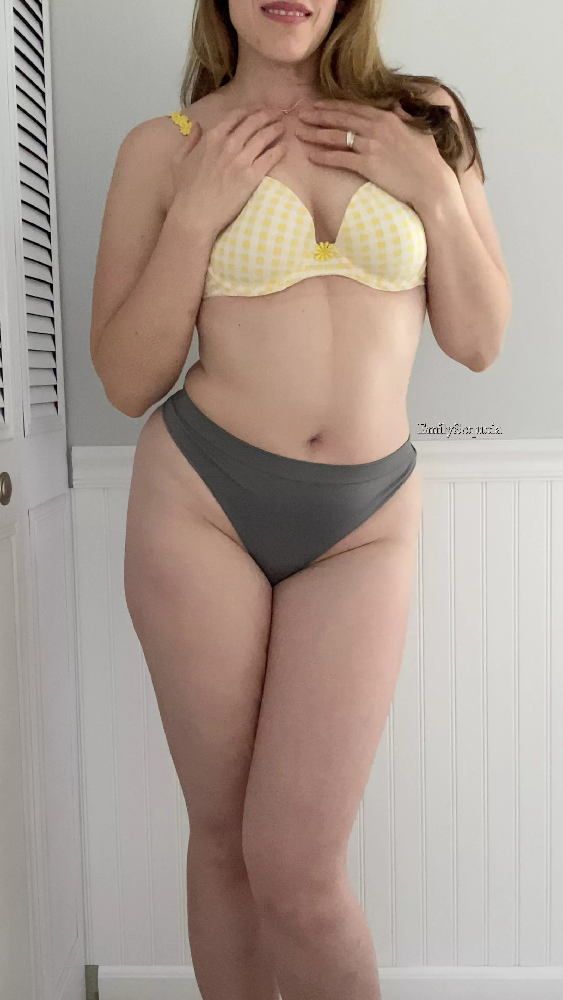 Just your friendly next door MILF posted by EmilySequoia