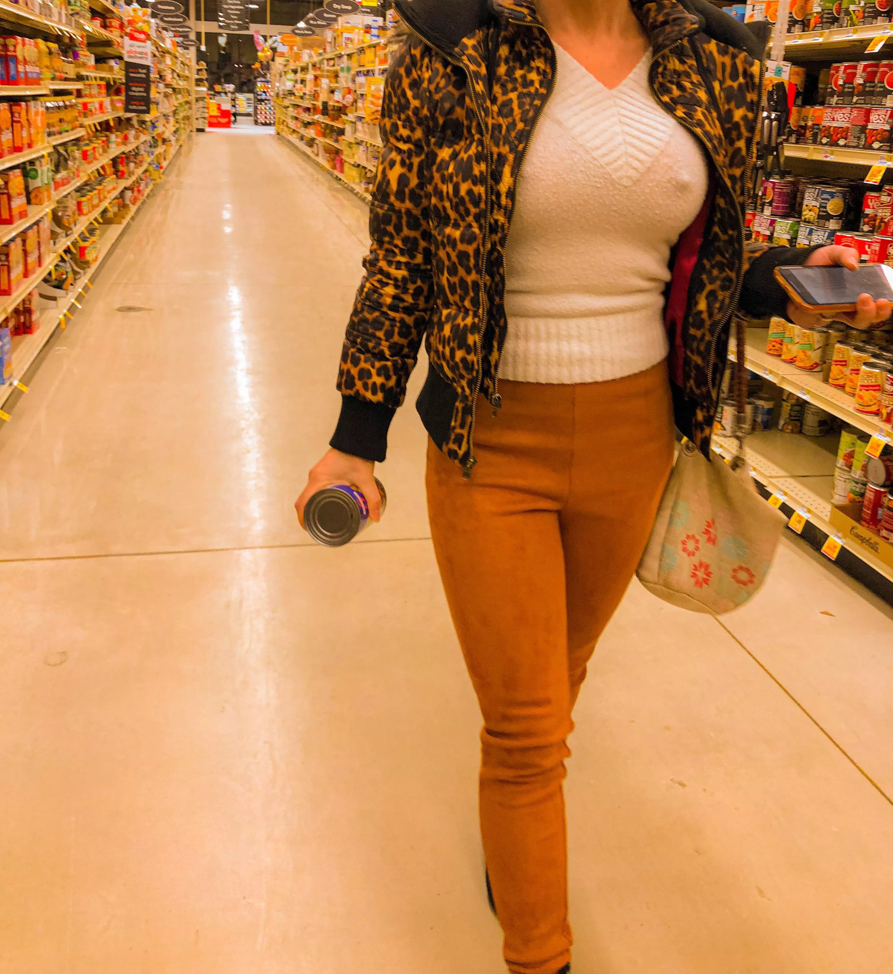 Just your regular suburban hotwife doing a grocery run. posted by shy-hotwife