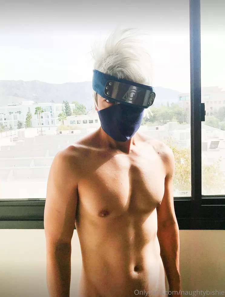 Kakashi (M) posted by rainbowlovers