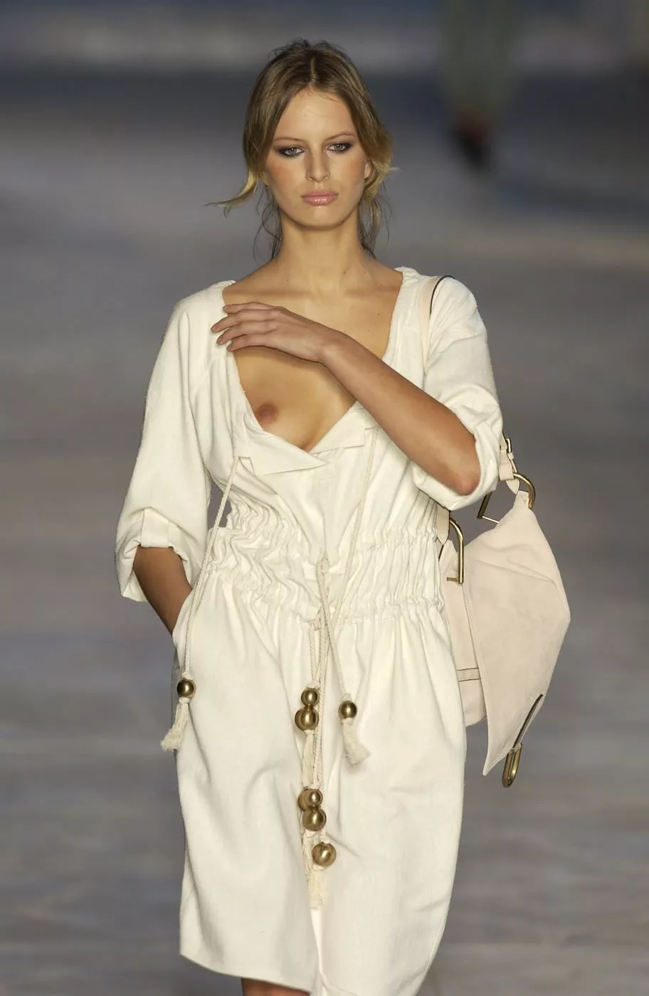 Karolína Kurková (Chloe - Spring 2003) posted by GlamorousCuttlefish