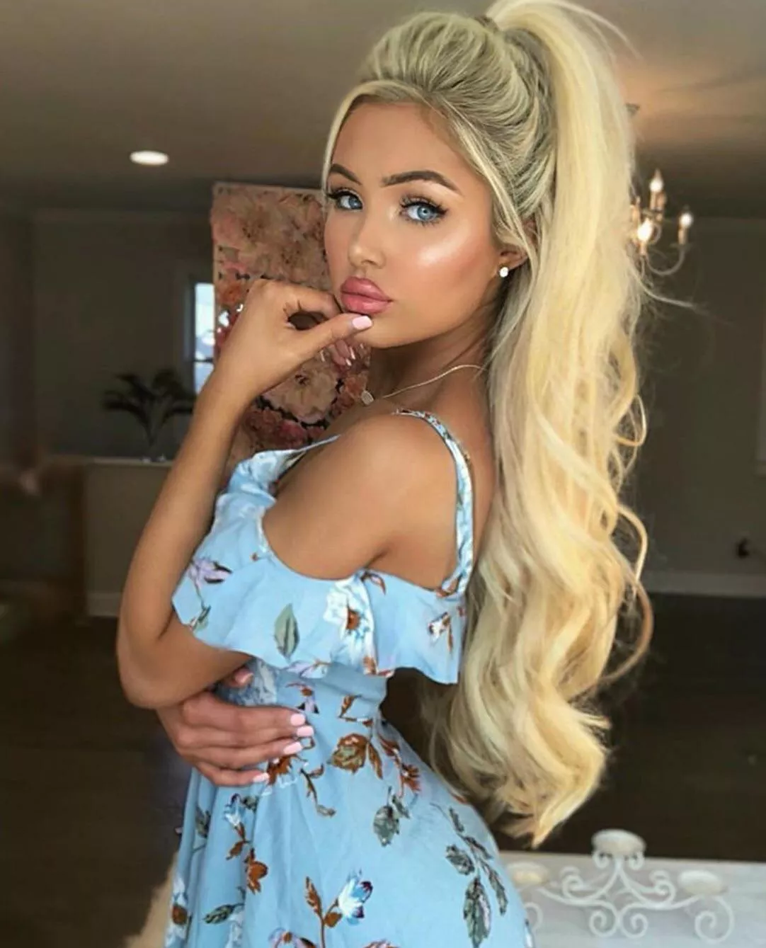 Katerina Rozmajzl posted by [deleted]