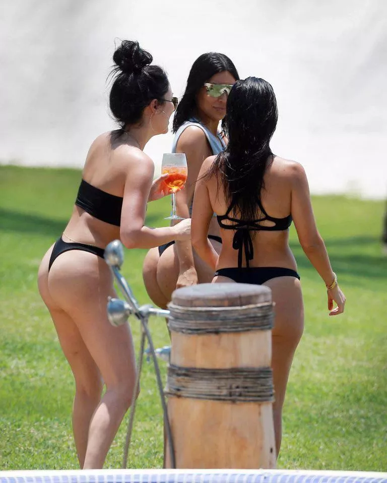 Kim Vs Her Average Butt Sisters posted by KimKAssAddict