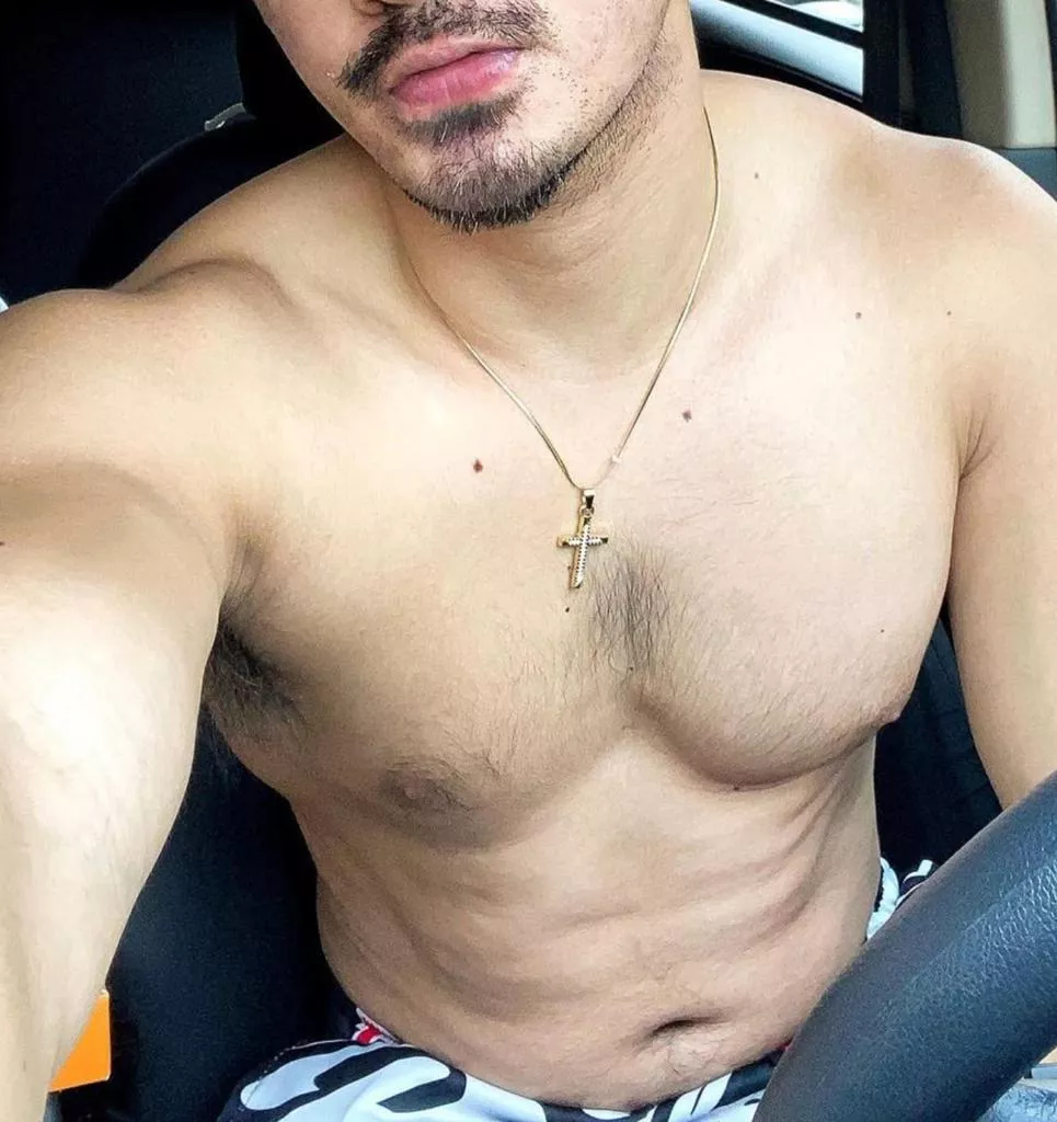 Kiss my lips or sniff my pits? posted by hafajjsales