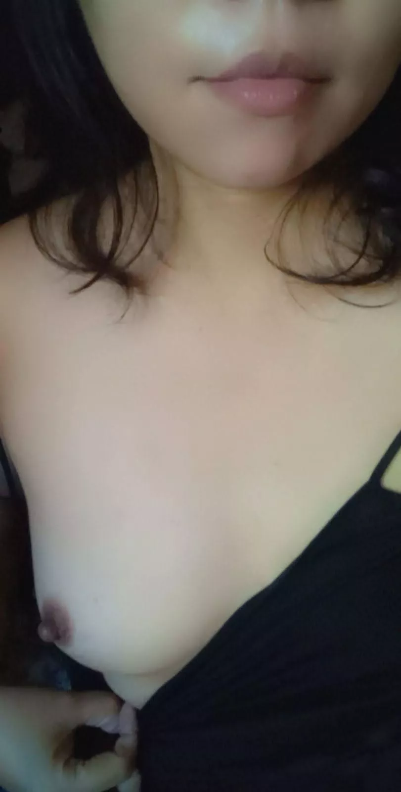 Kiss my lips or suck my nips? Please daddy 😩 posted by SweetCherryPie87