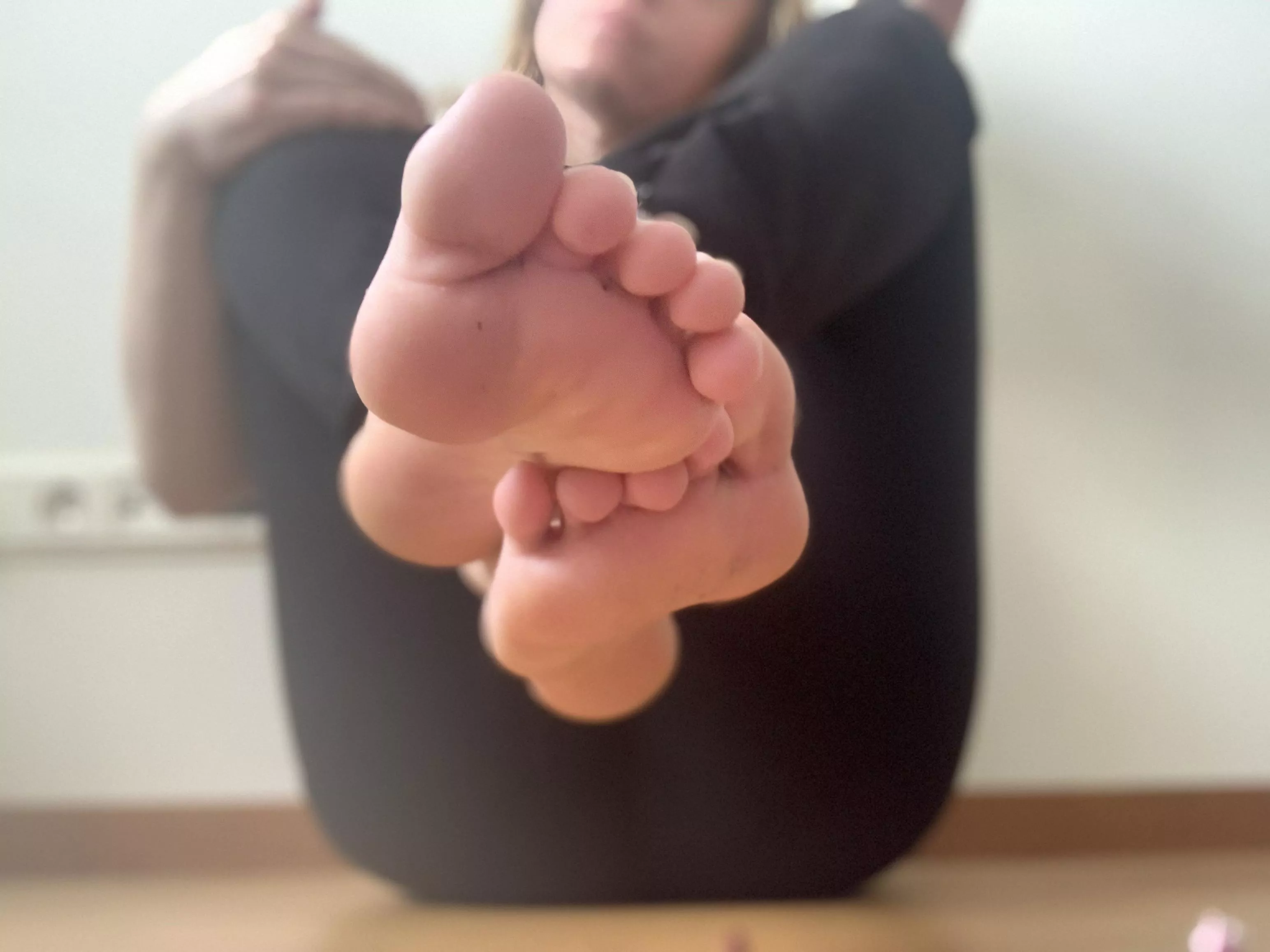 Kiss them 😈 wanna see the rest? ;) posted by cinderella__feet__