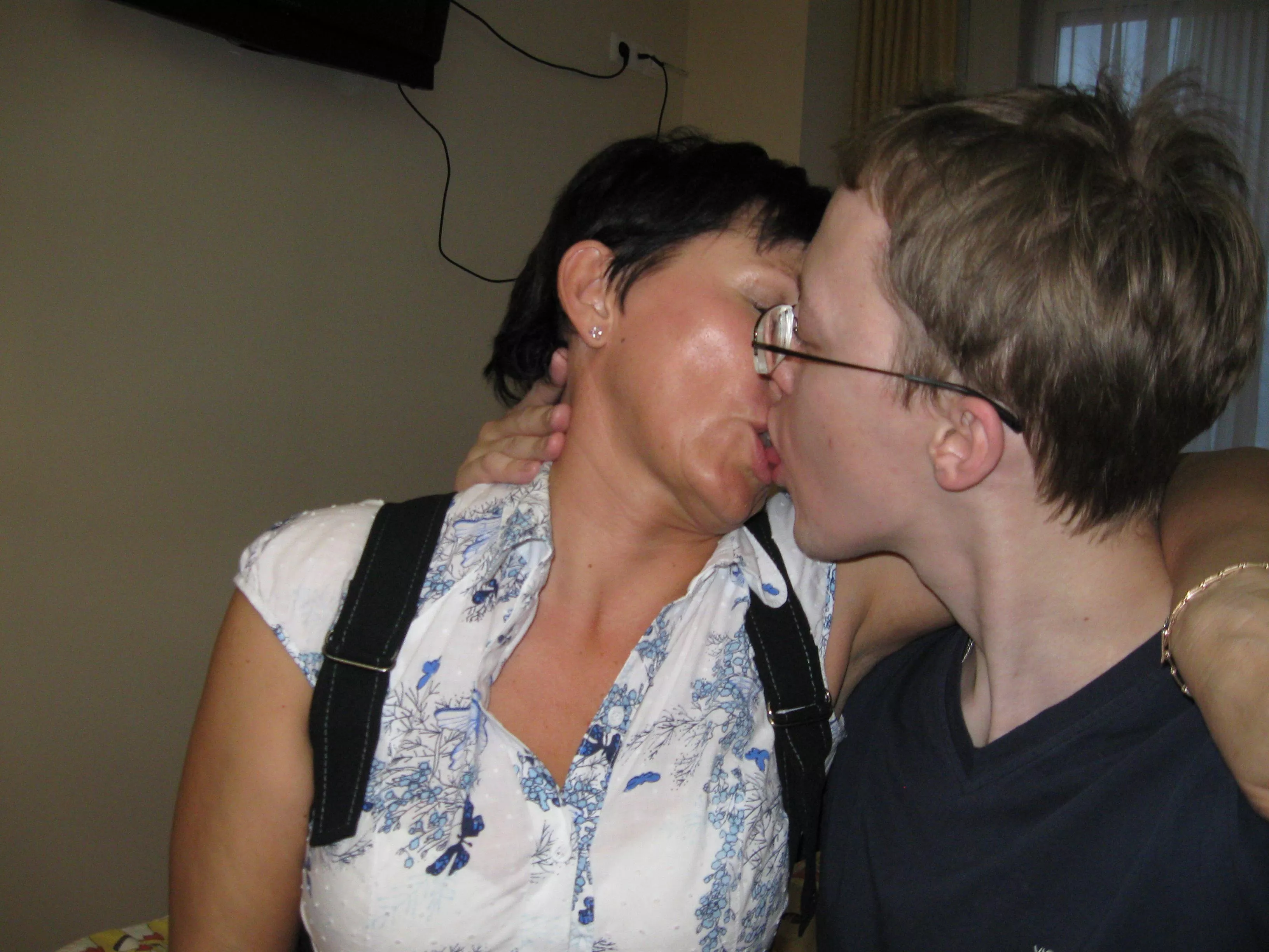 Kissing with a very young boy (18 years old of course) posted by Valentina_Kali