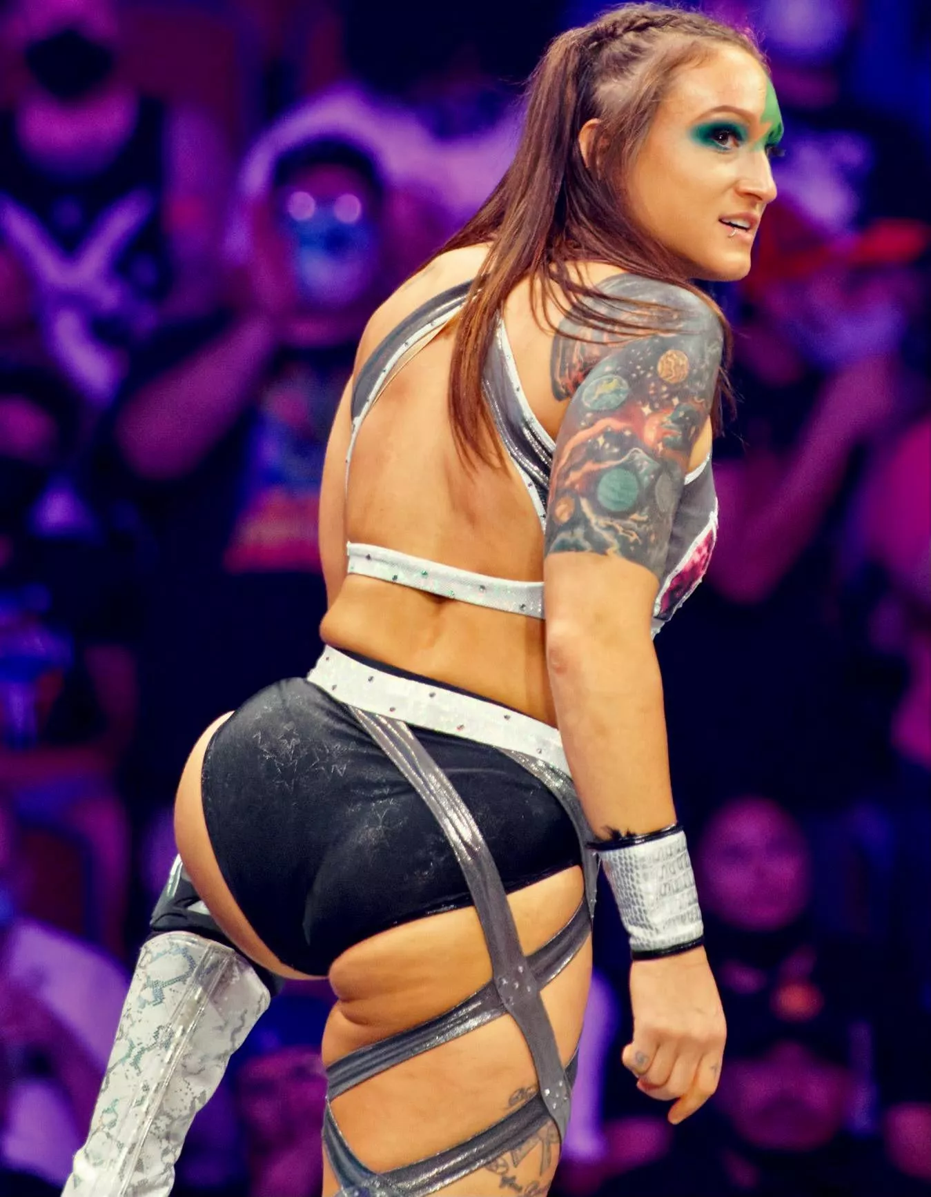 Kris Statlander and her thick, round booty posted by 222BITW