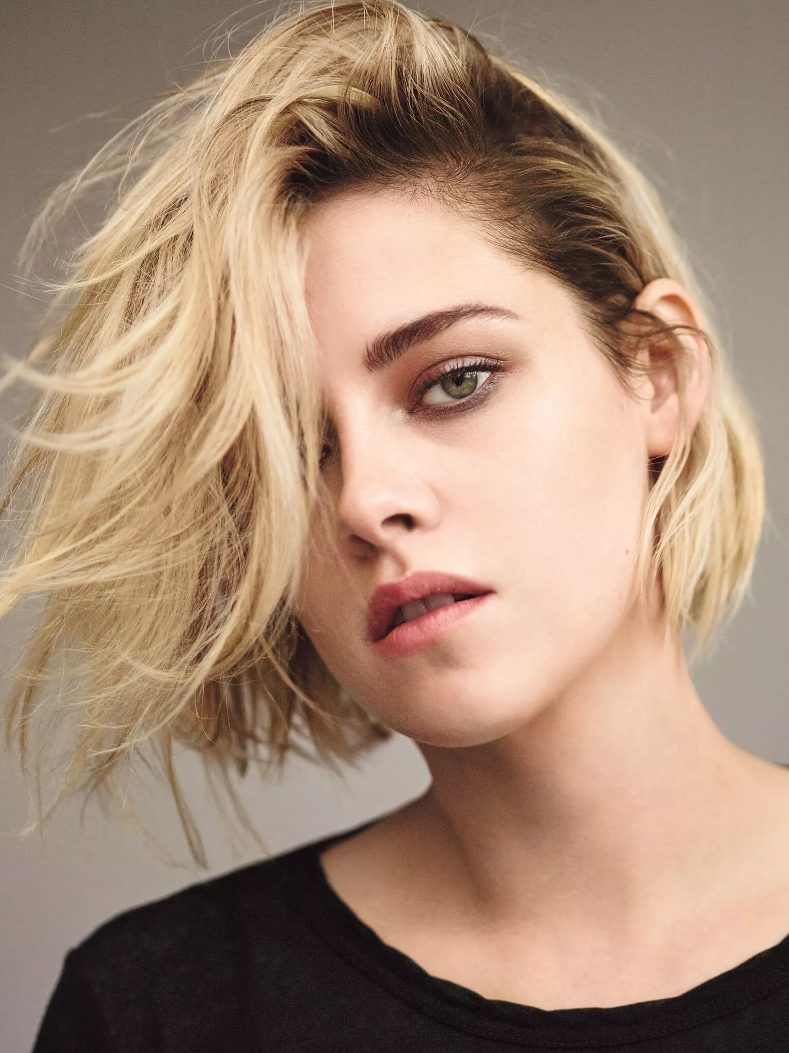 Kristen Stewart's beautiful face has my cock throbbing and leaking posted by itsgoingfine