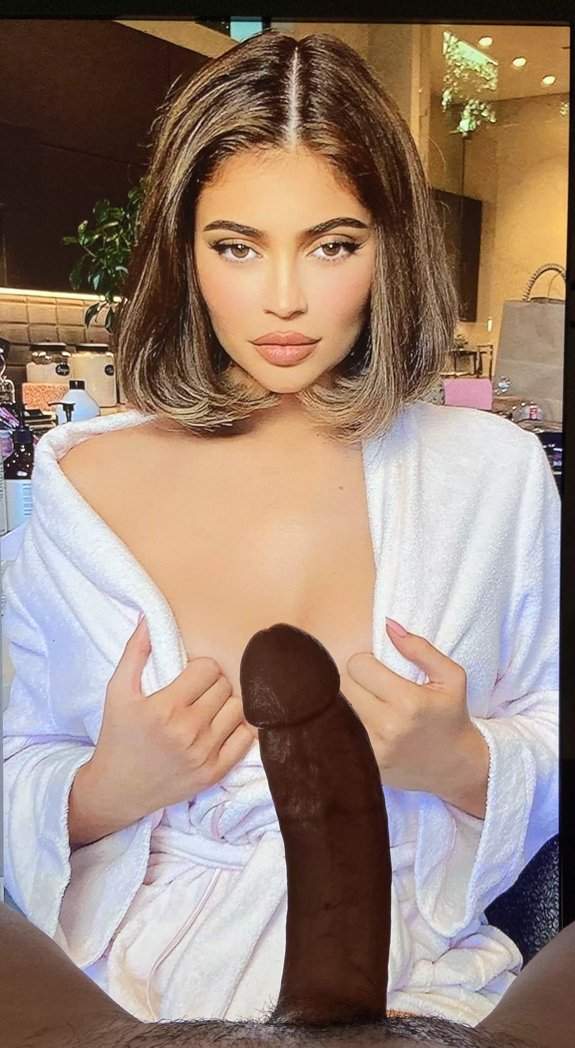 Kylie had me so hard posted by recks135