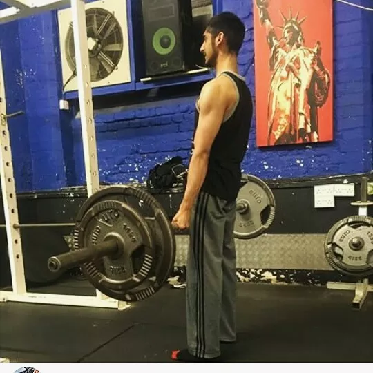 Ladies 176lbs and lighter - how'd you love to be my barbell? posted by Rajuk94