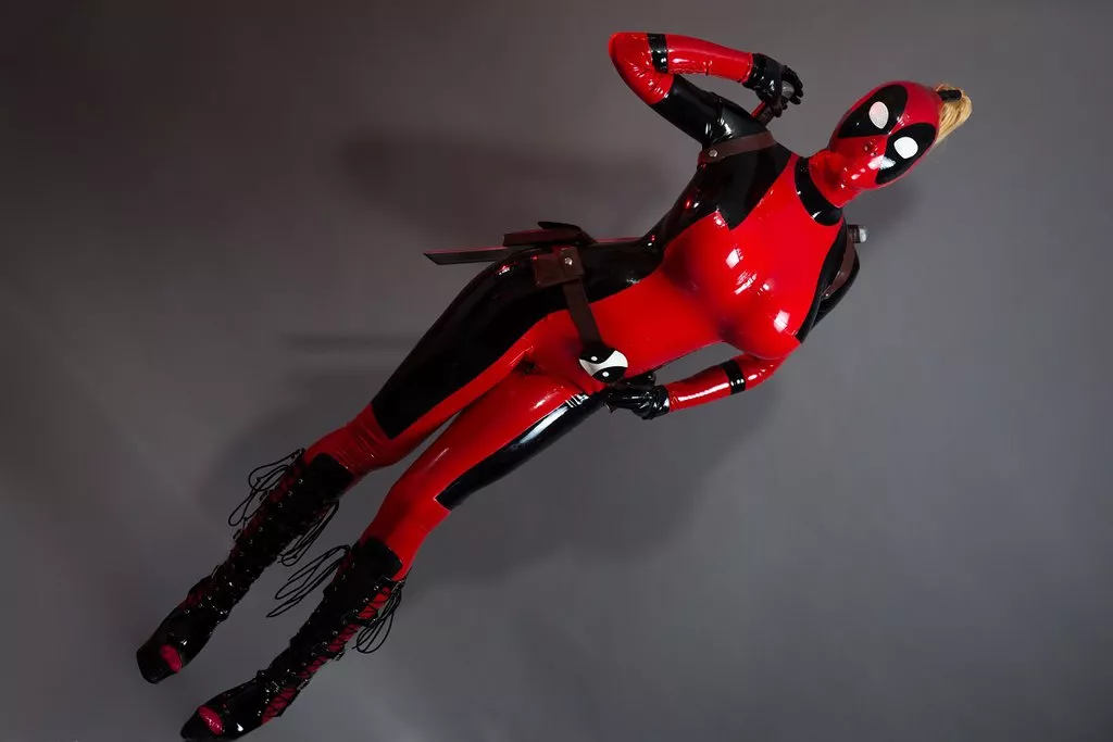 Lady Deadpool (By @ArianeStAmour - Tw) posted by double_clone