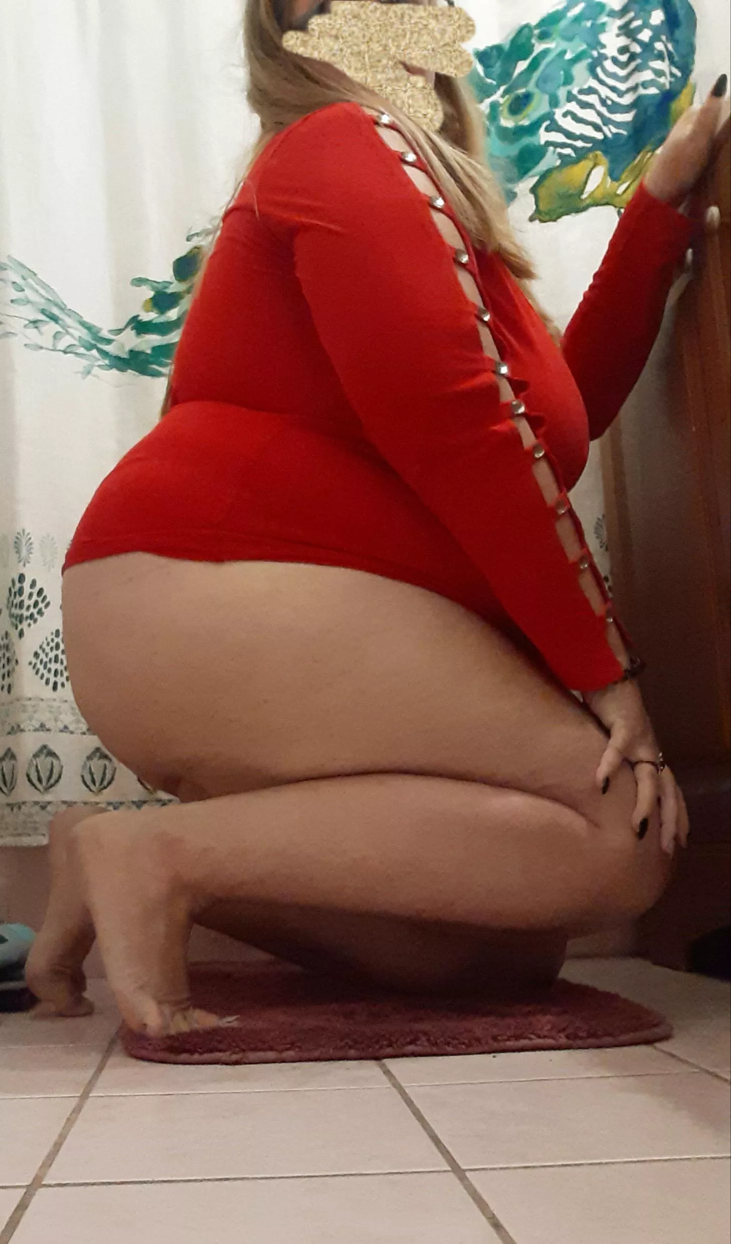 Lady in red posted by yourenotquiteme