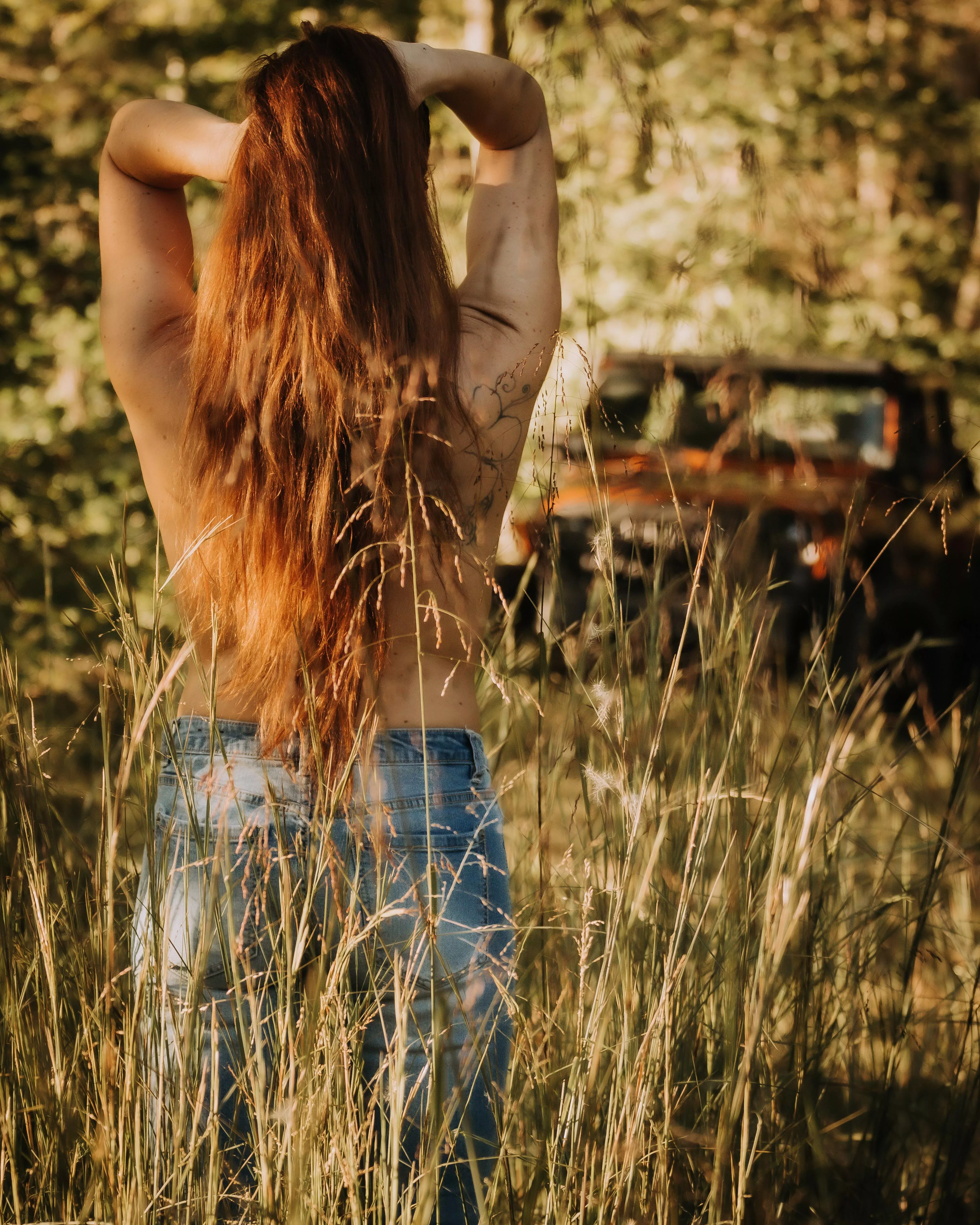 Laid back southern girl & her Jeep in the field !!! posted by Kinky_Redhead_32