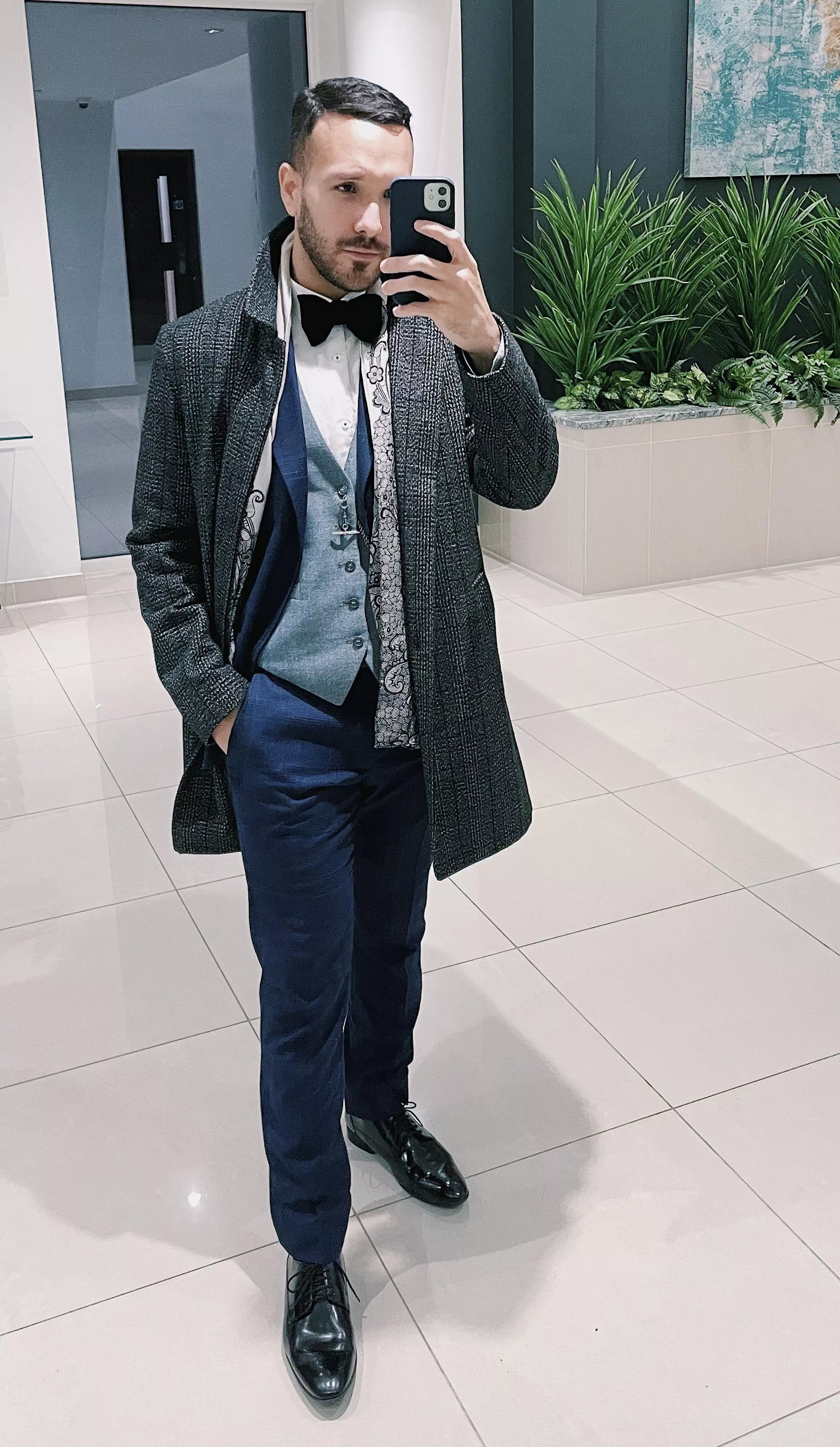 Last night I went to a Gatsby inspired party and I used what I had to come up with this outfit. What do you think? 😅 be gentle. posted by Jolro