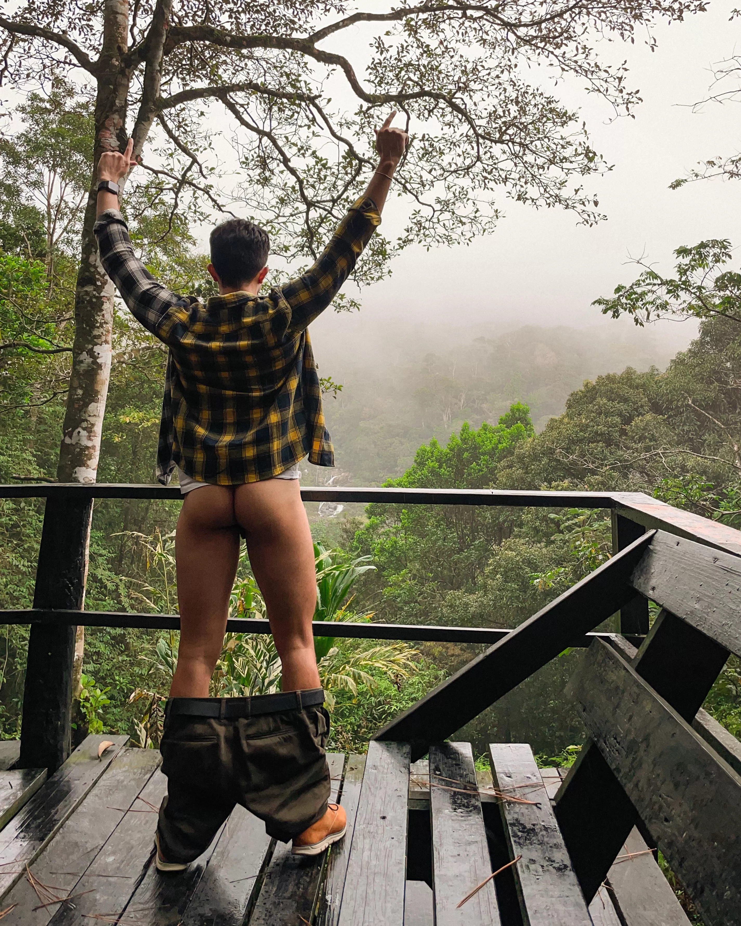 Last weekend I was busy showing my ass in the mountains ⛰ posted by joelinblue