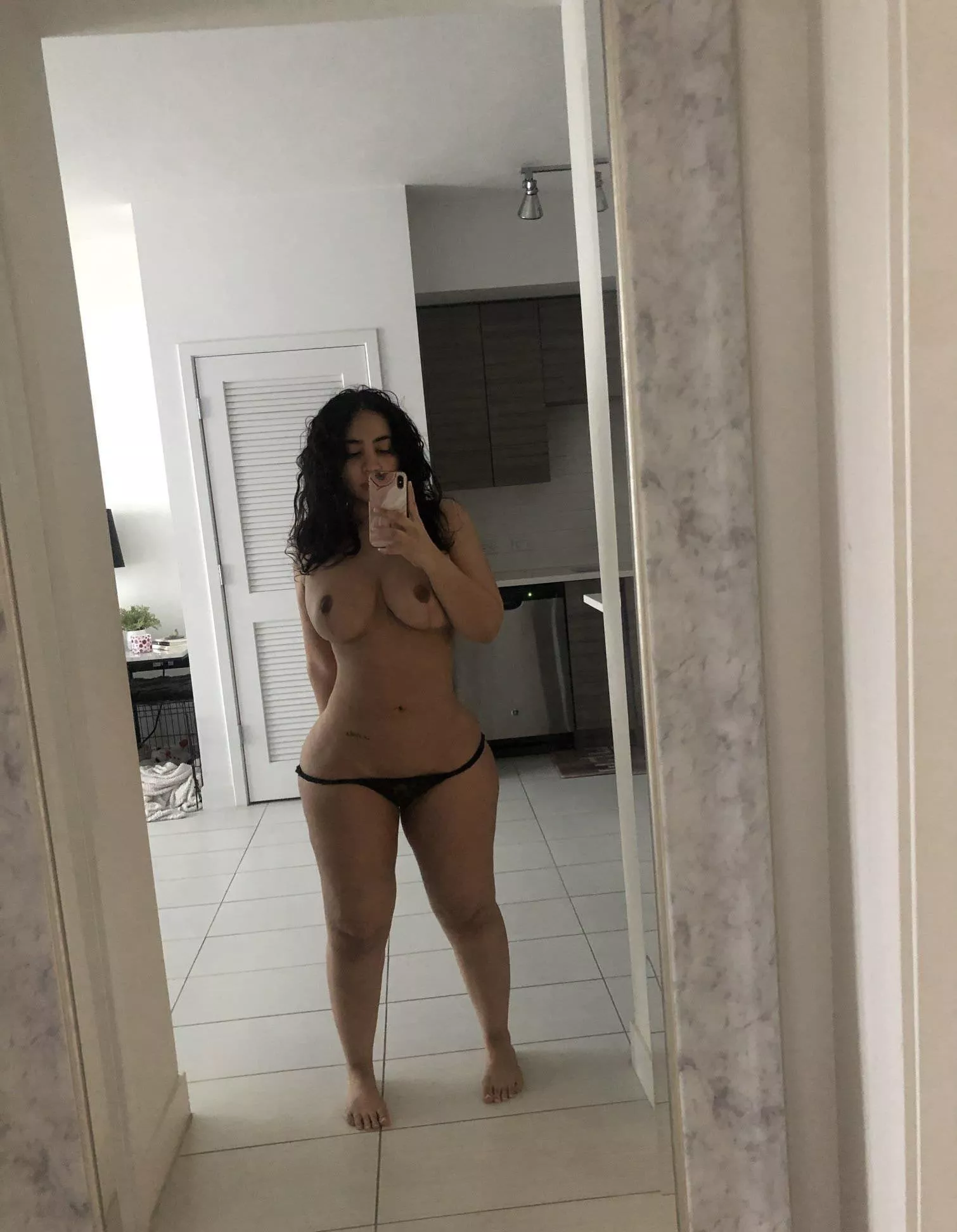 Latina milf in tampa for a few daysâ€¦love being topless around the hotel ðŸ˜›ðŸ¥°ðŸ’– posted by iMakeYouDew