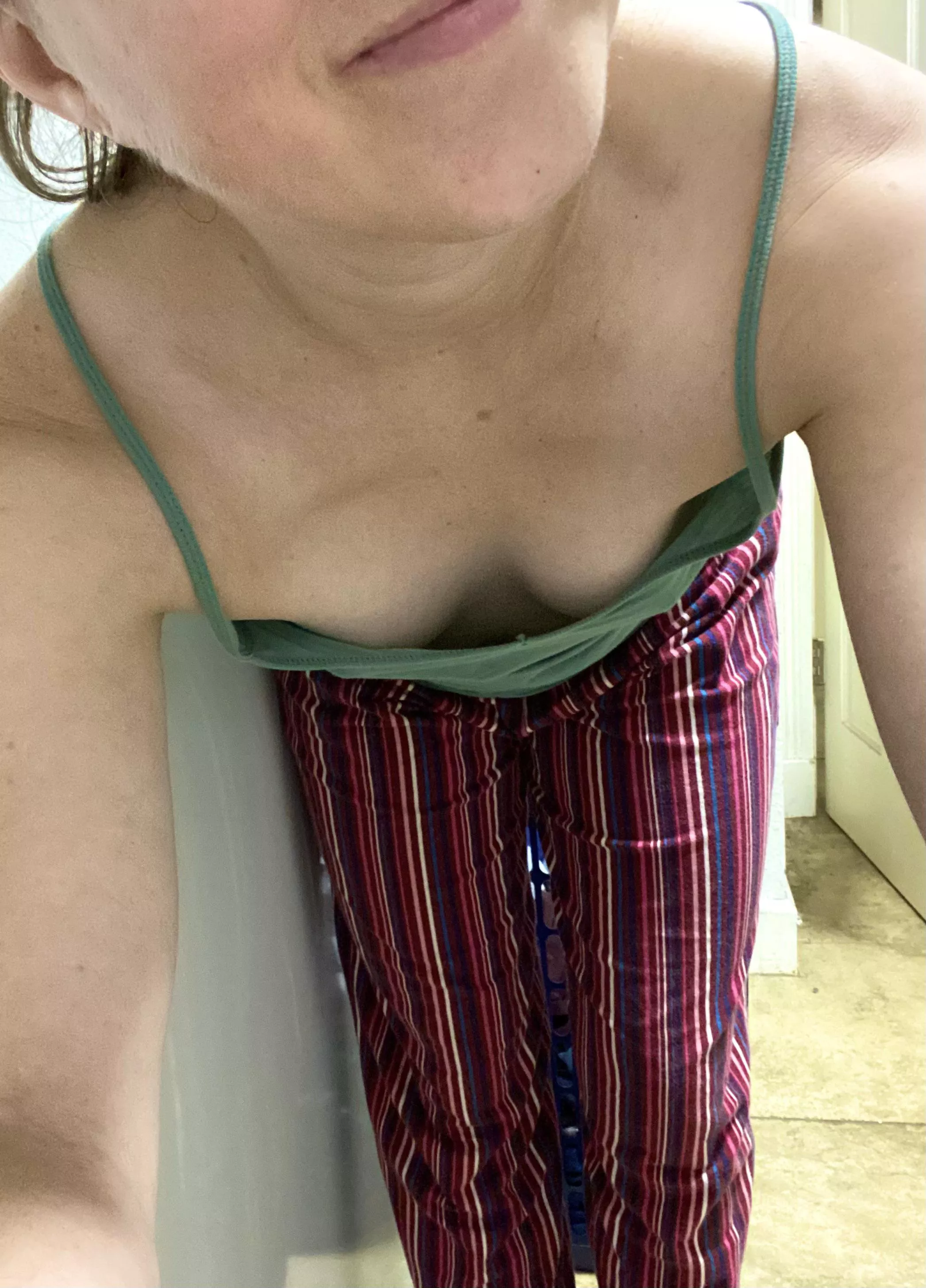 Laundry day downblouse! ðŸ˜‰ posted by petiteboredhousewife