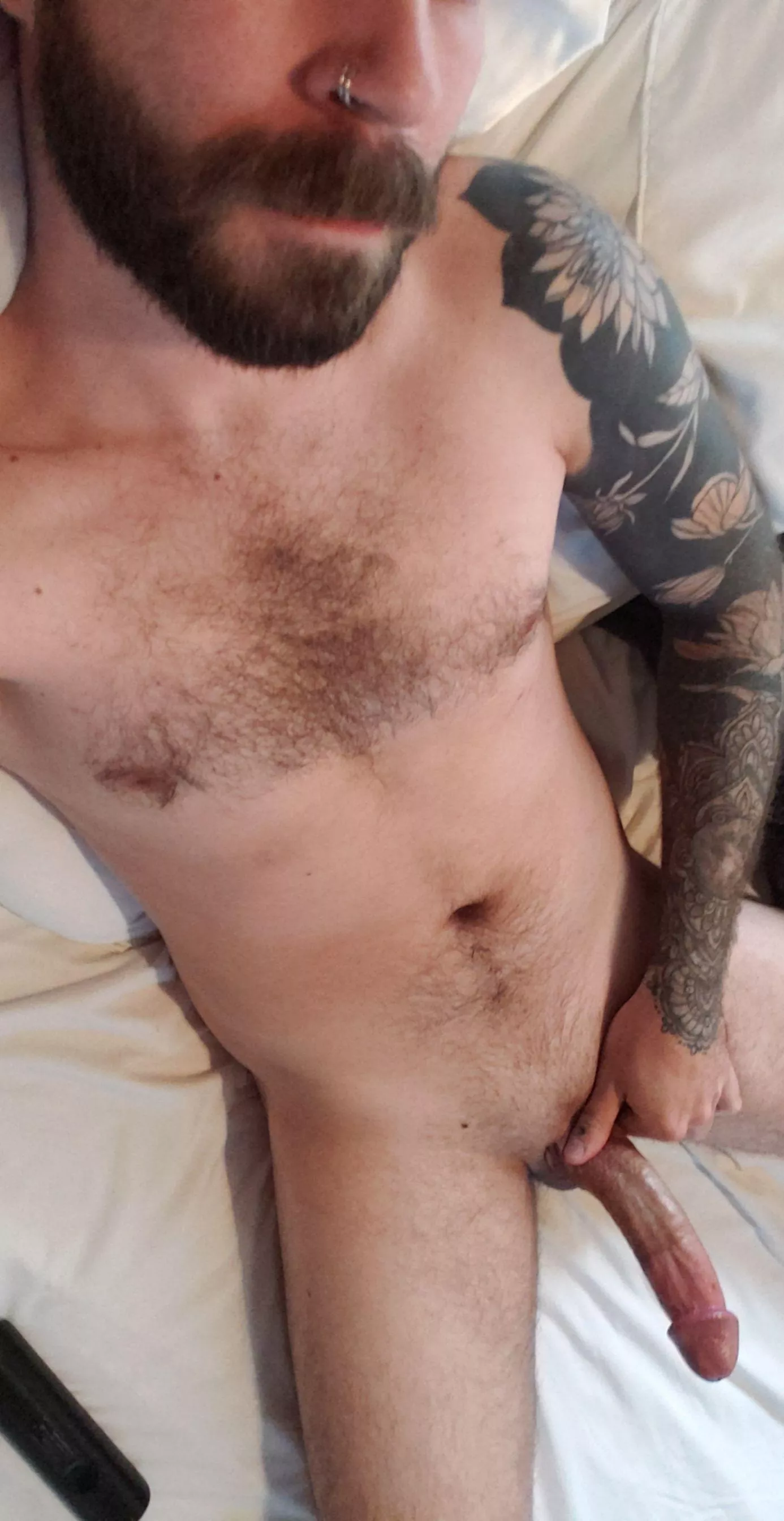 Lay down next to daddy 🖤 posted by TheSnuggler-