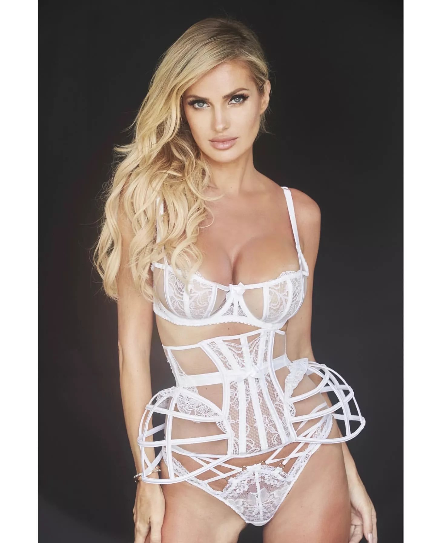 Leanna Bartlett posted by deferredream