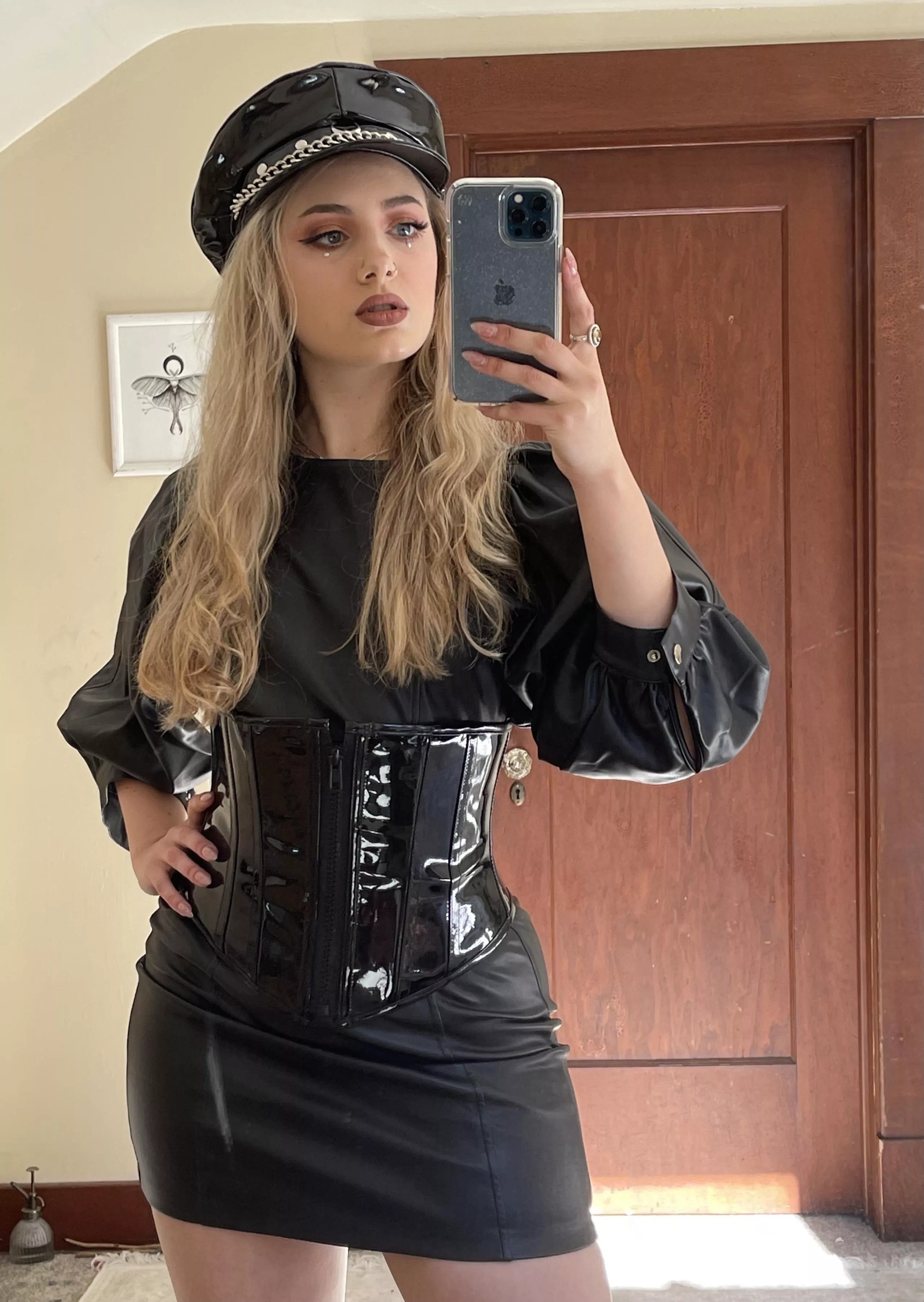 Leather 🖤 posted by worshipavaonyx