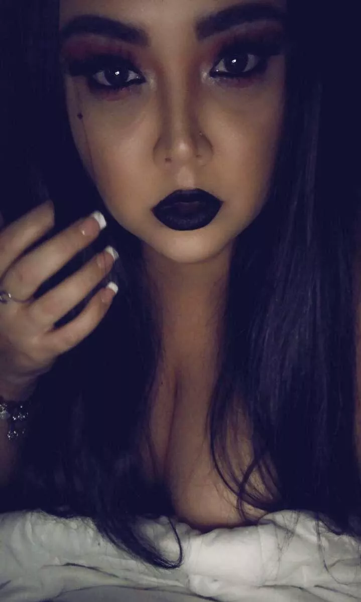 Let me leave a black ring around your cock posted by Charlotteskyy