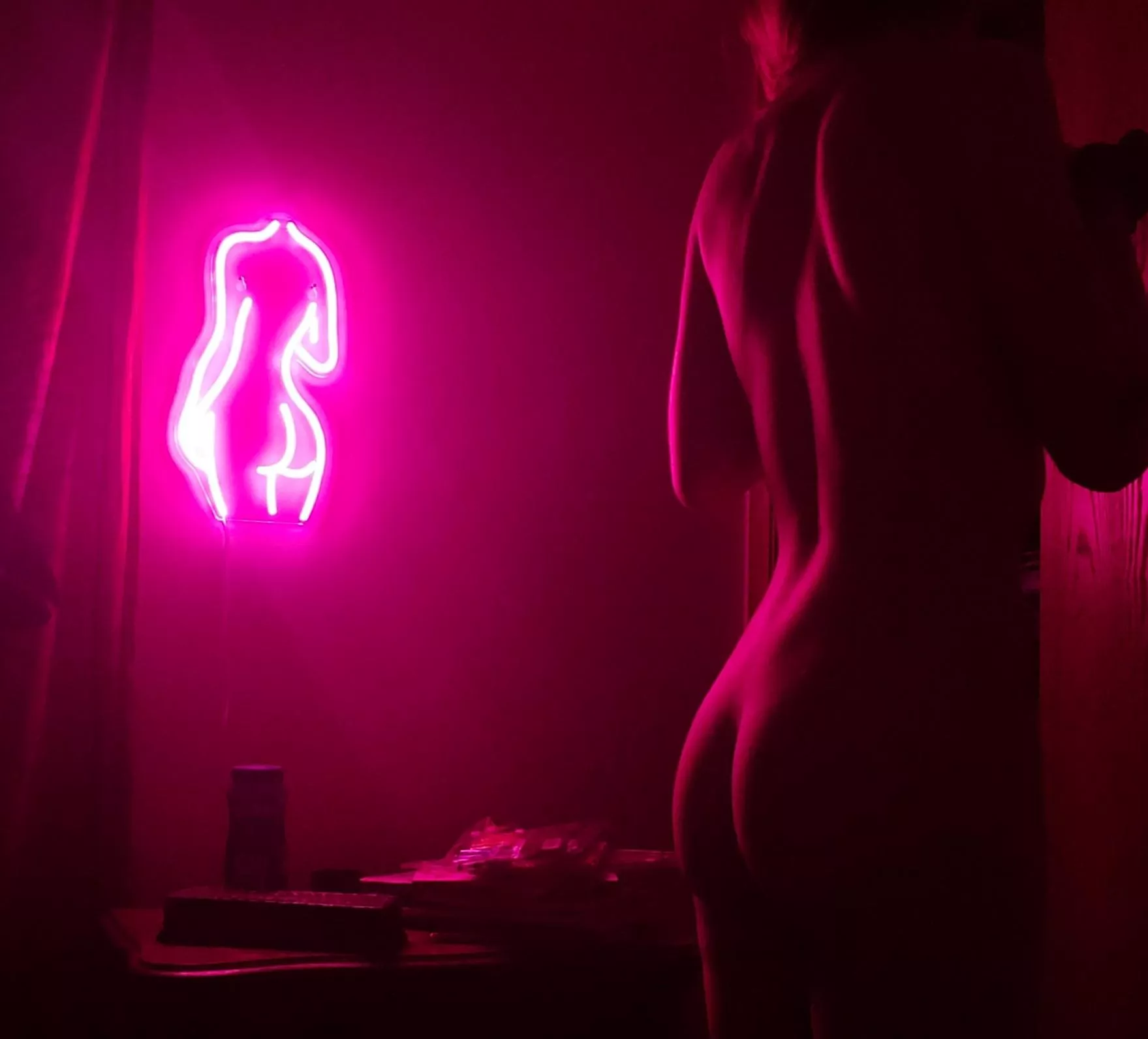 Let me light up your night with sexy fun from your new favorite goddess 😘 OF alythefairynymph posted by dolphinqueen_420