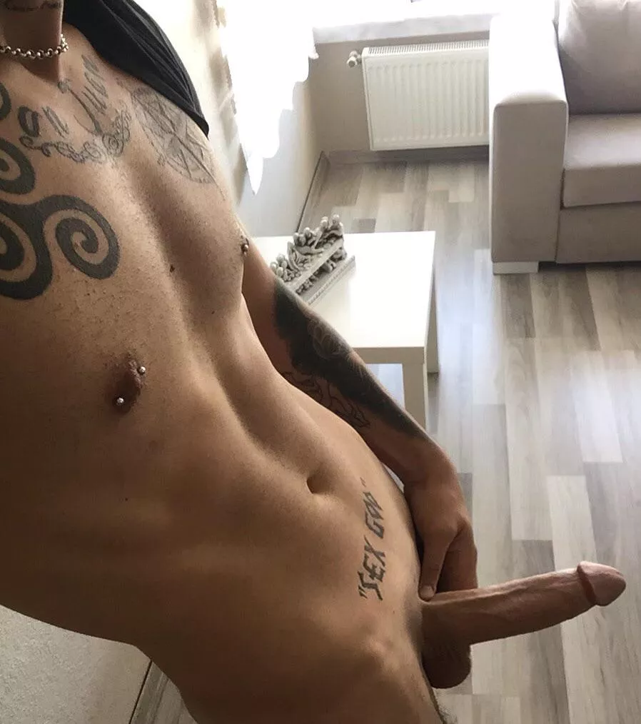 let me slide in your ass and I'll fill up inside 🍆🍑 posted by 20DonJuan20