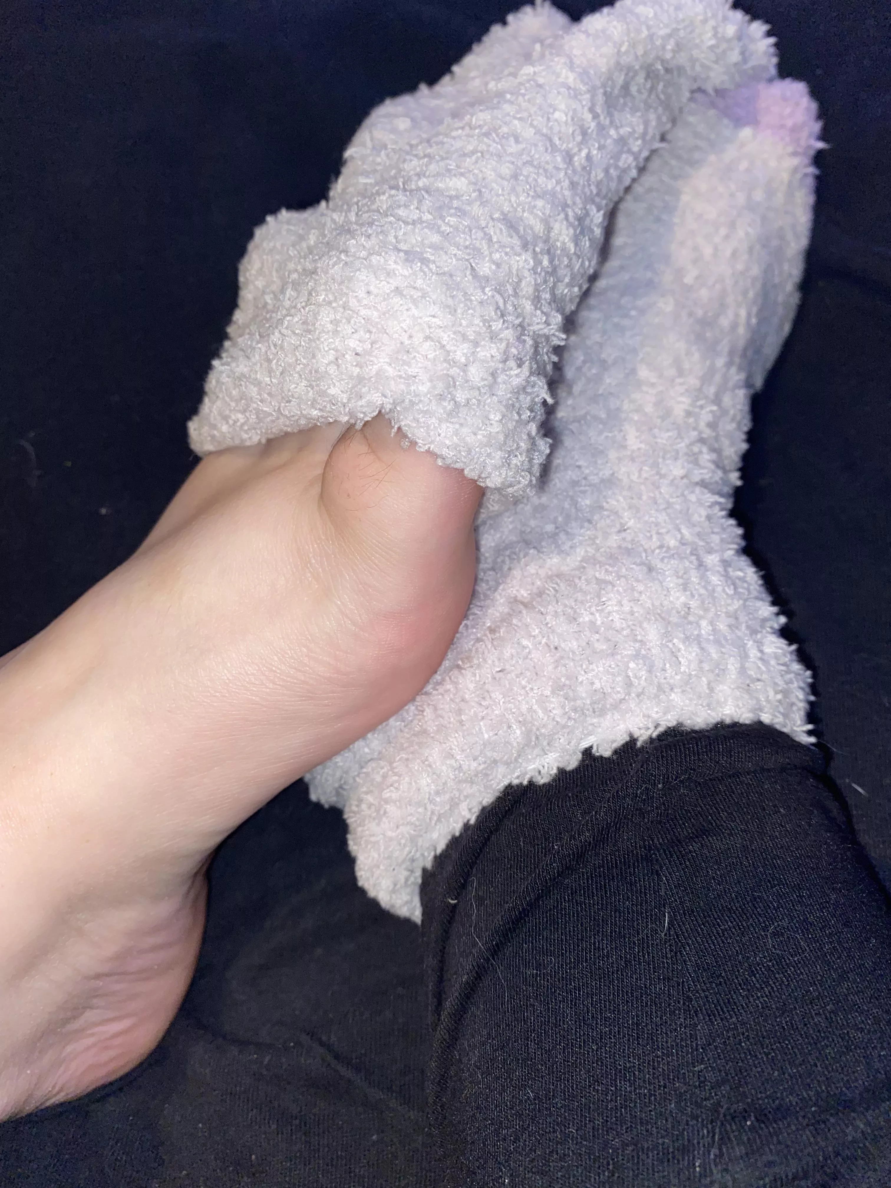 Let my toes get a little breather last night before bed 🤫 {Canada} [Selling] posted by CinnamonSpitfire