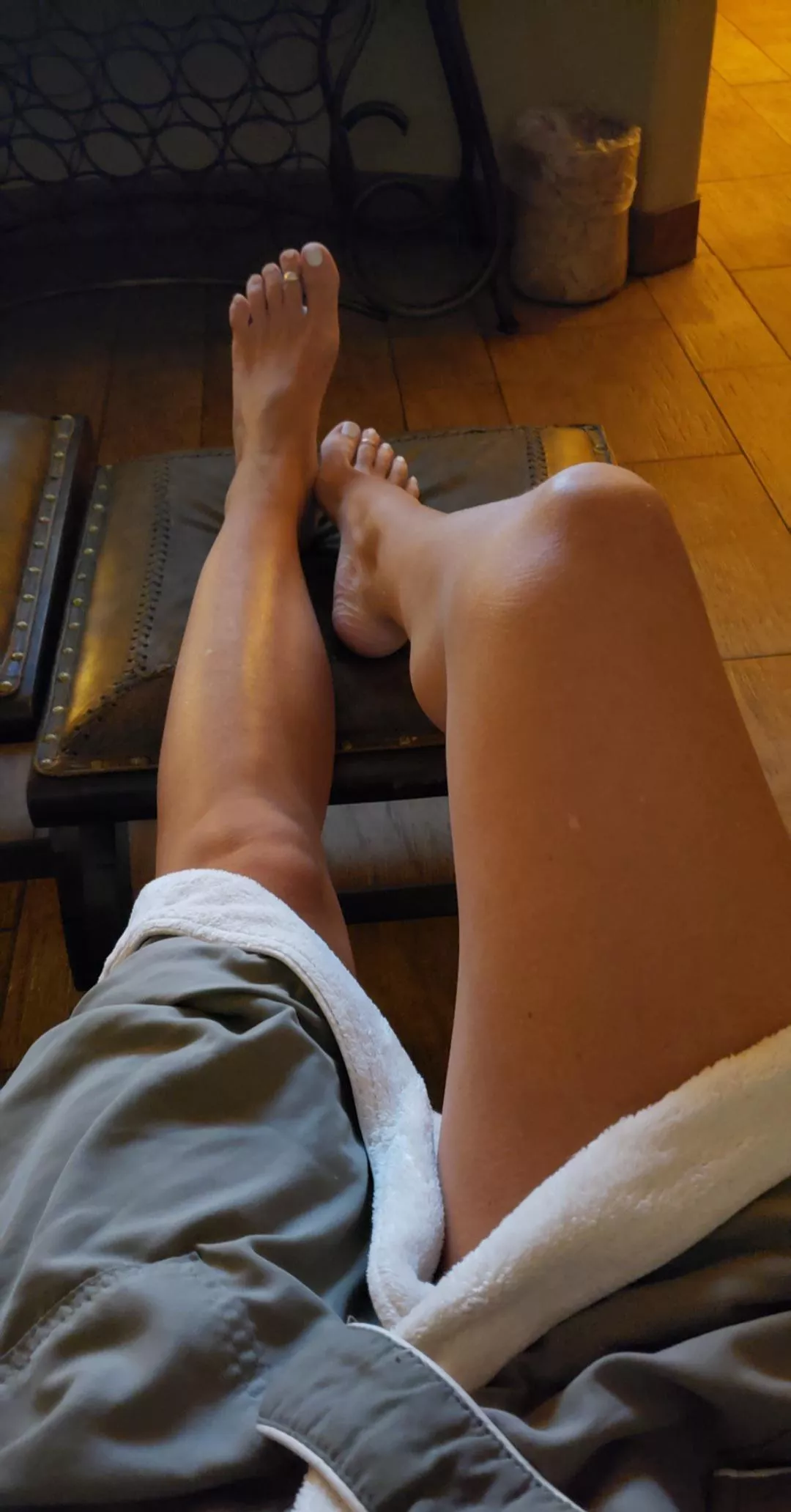 Let's get cozy together then start worshiping my feet. posted by SexyFeetGirl20