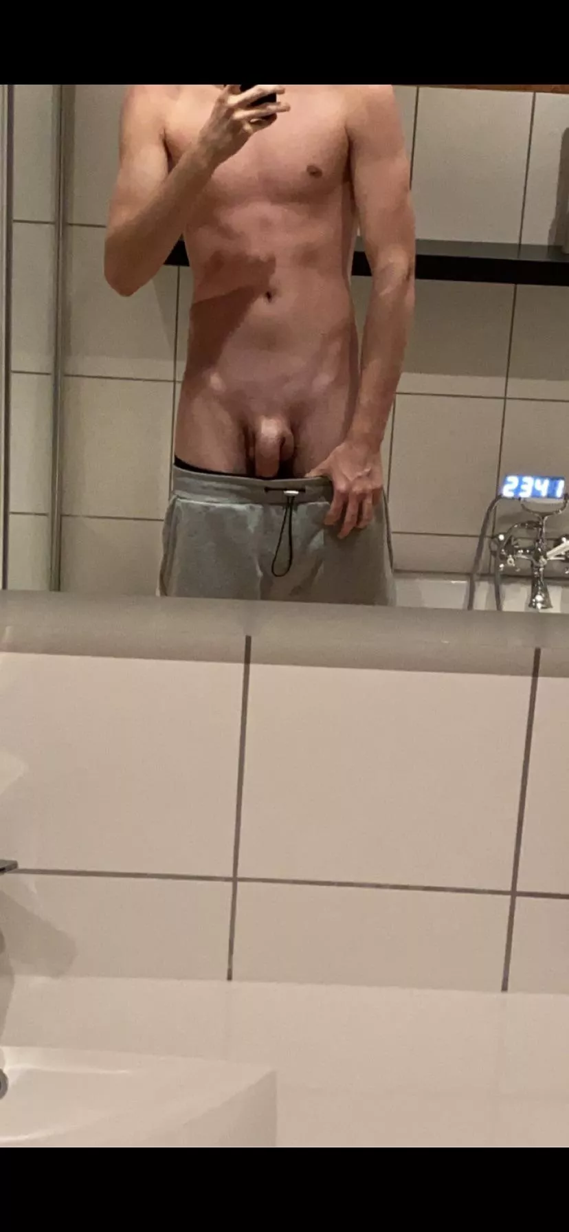 Like for a free nude🤭 I’m 18 posted by maxmeier1208