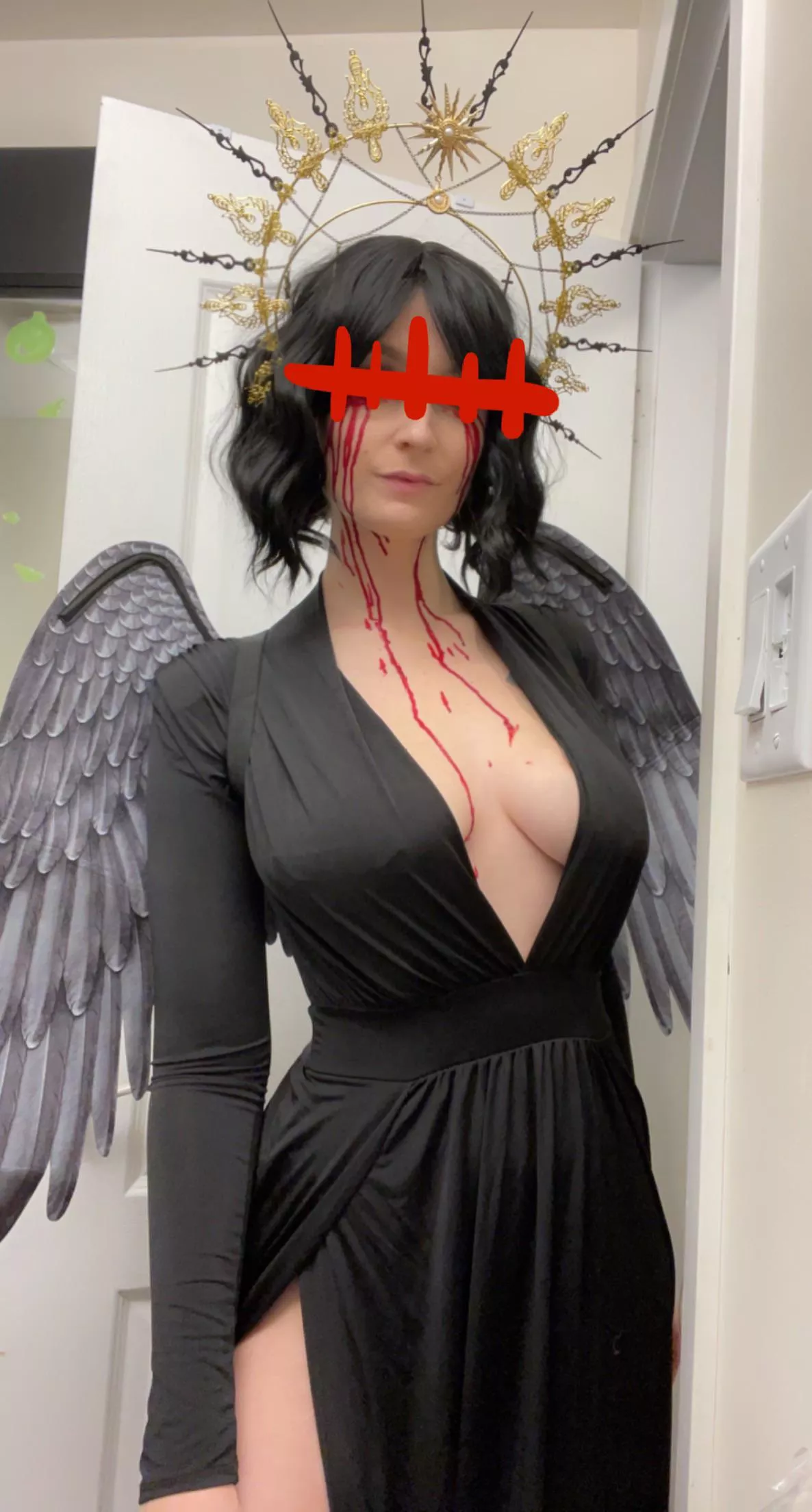 Like my fallen angel costume? [f] posted by summersatisfaction