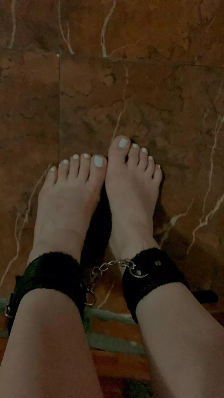 Like my feet ? Checkout more posted by Gimaria_brazil