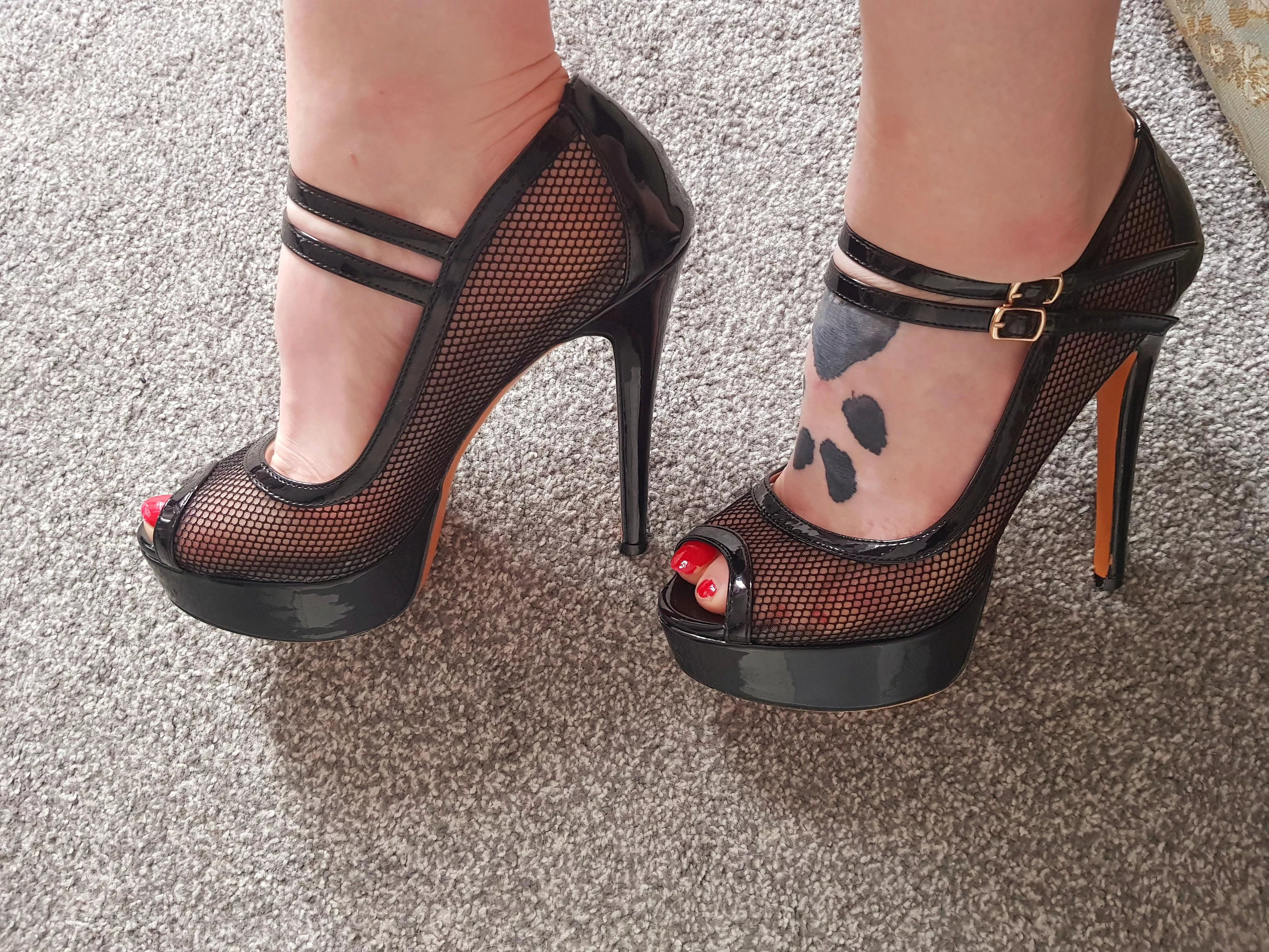 Like my heels?? 🖤 posted by RubyRebelUK