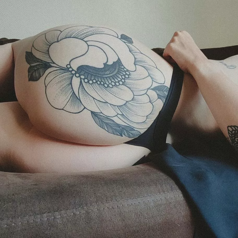 Like my thicc and fit ass ? Tell me what you think ! ðŸ‘ðŸ”ž posted by Aeris_from_midgar